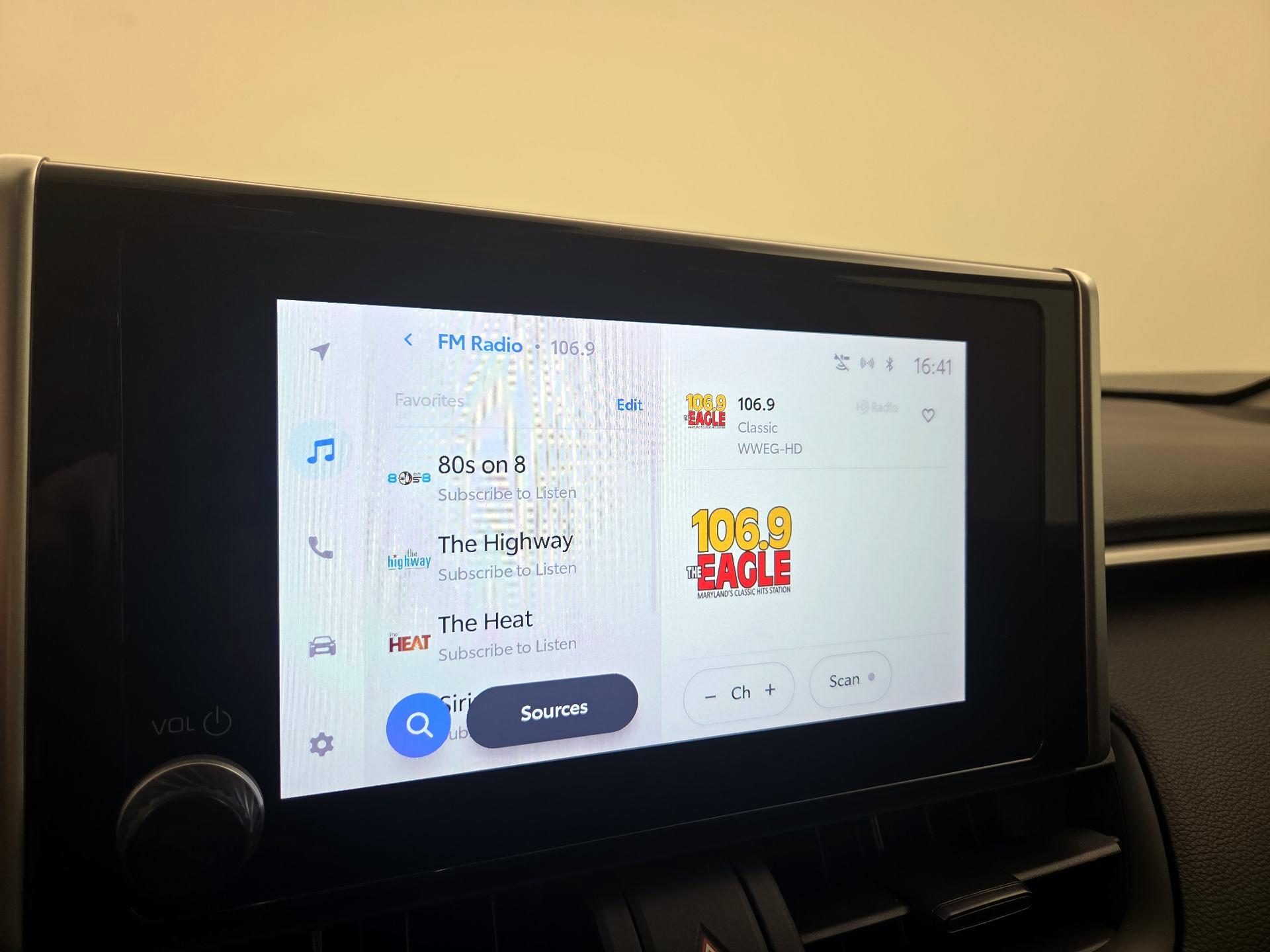 Thumbnail: 2023 Toyota RAV4 - 15