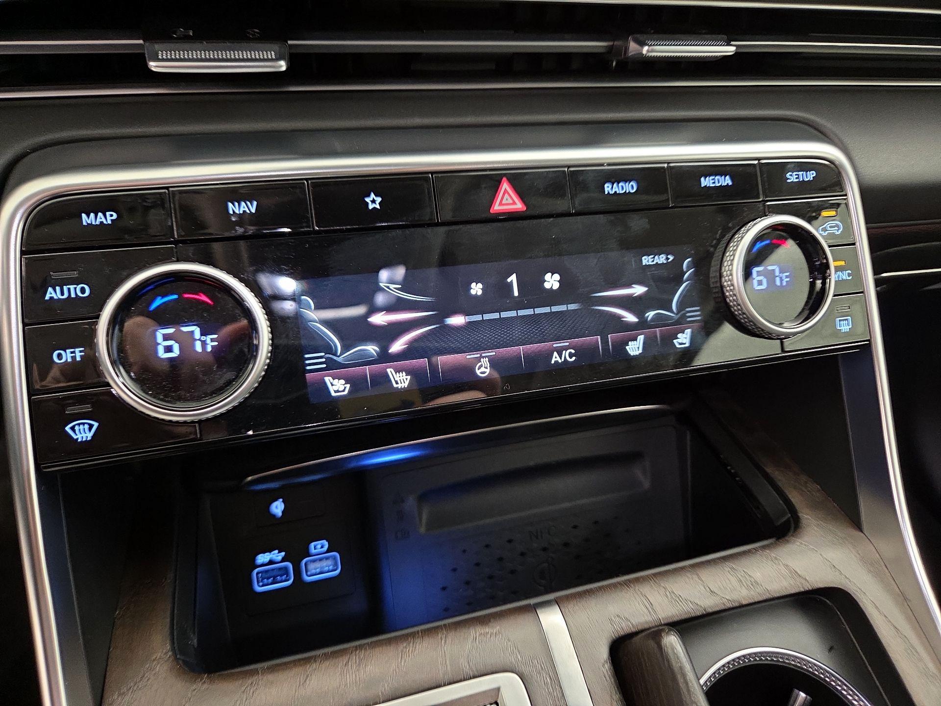 Thumbnail: 2022 Genesis GV80 - 17