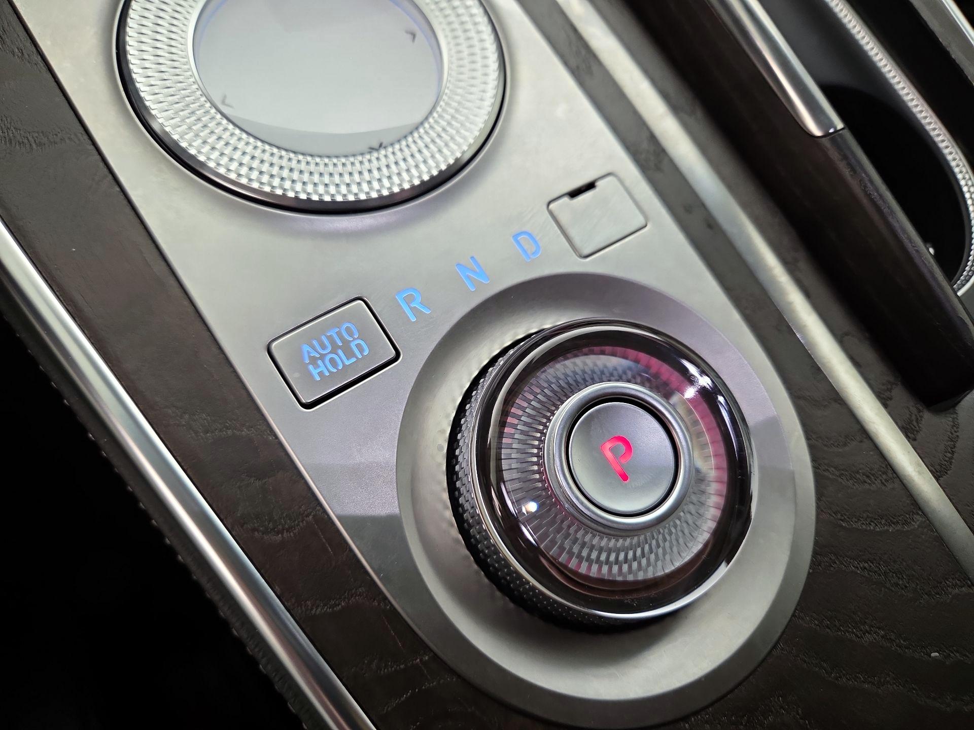 Thumbnail: 2022 Genesis GV80 - 18