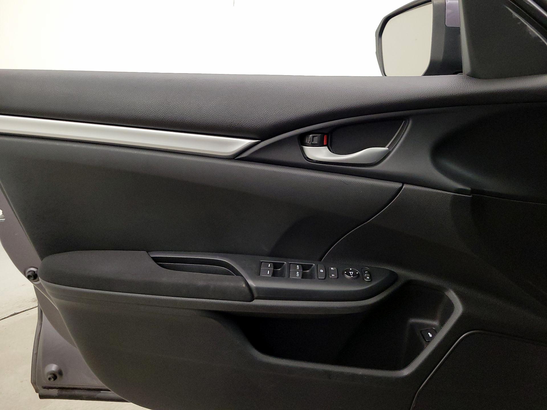 Thumbnail: 2017 Honda Civic - 12