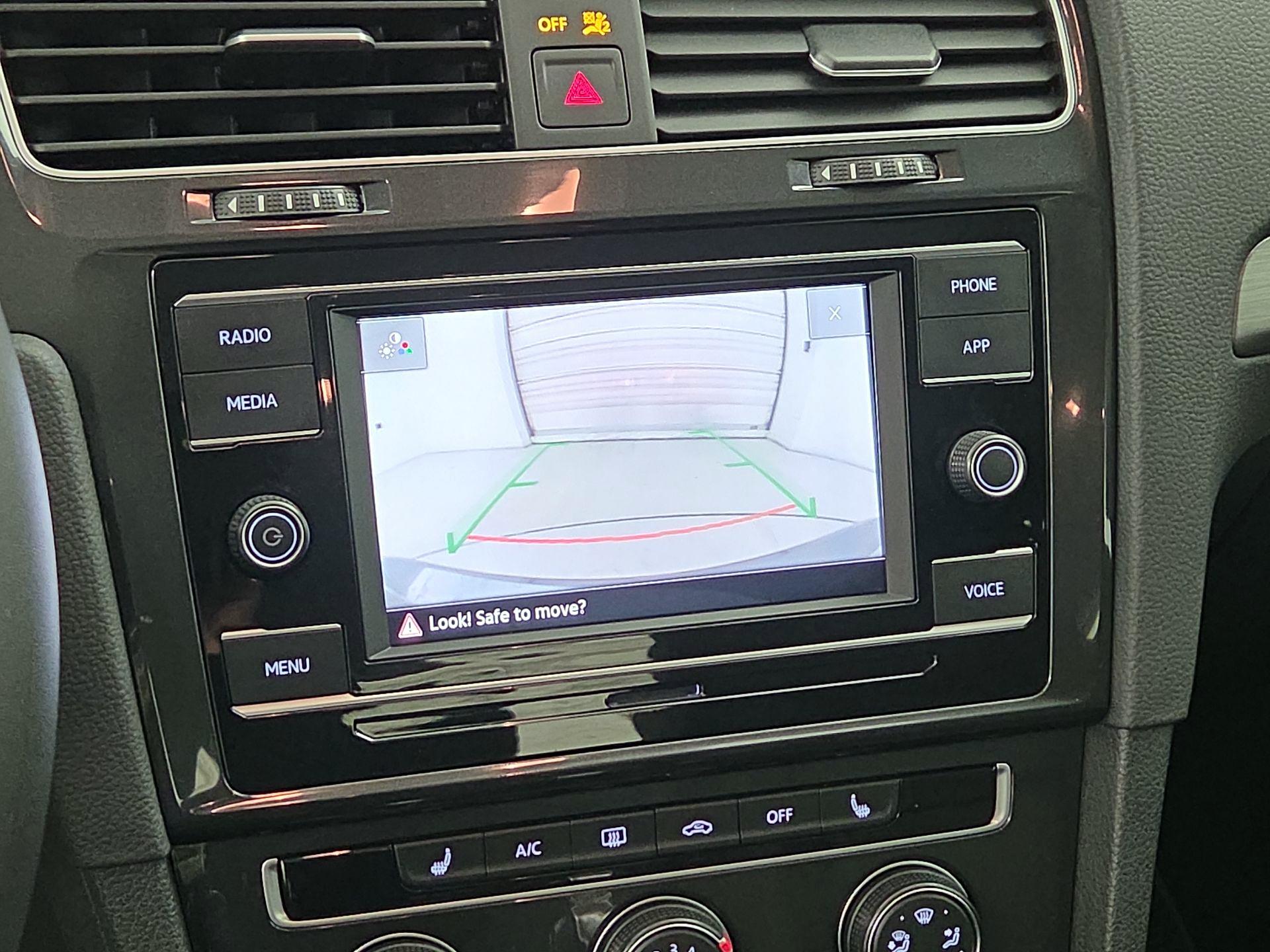 Thumbnail: 2020 Volkswagen Golf - 14