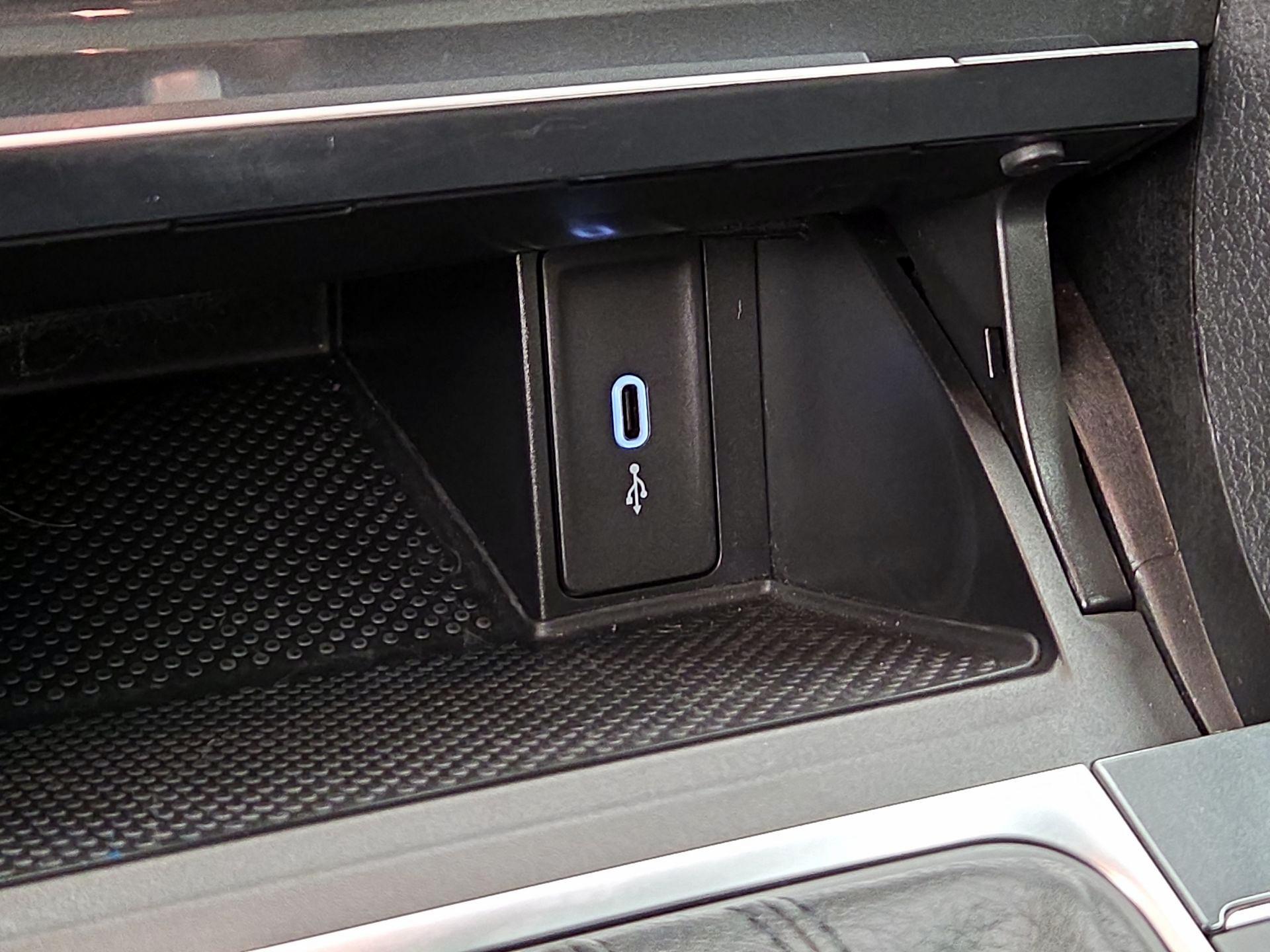 Thumbnail: 2020 Volkswagen Golf - 18