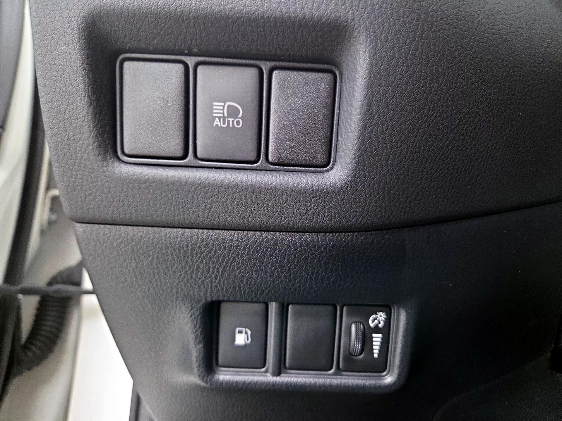 Thumbnail: 2020 Toyota C-HR - 13