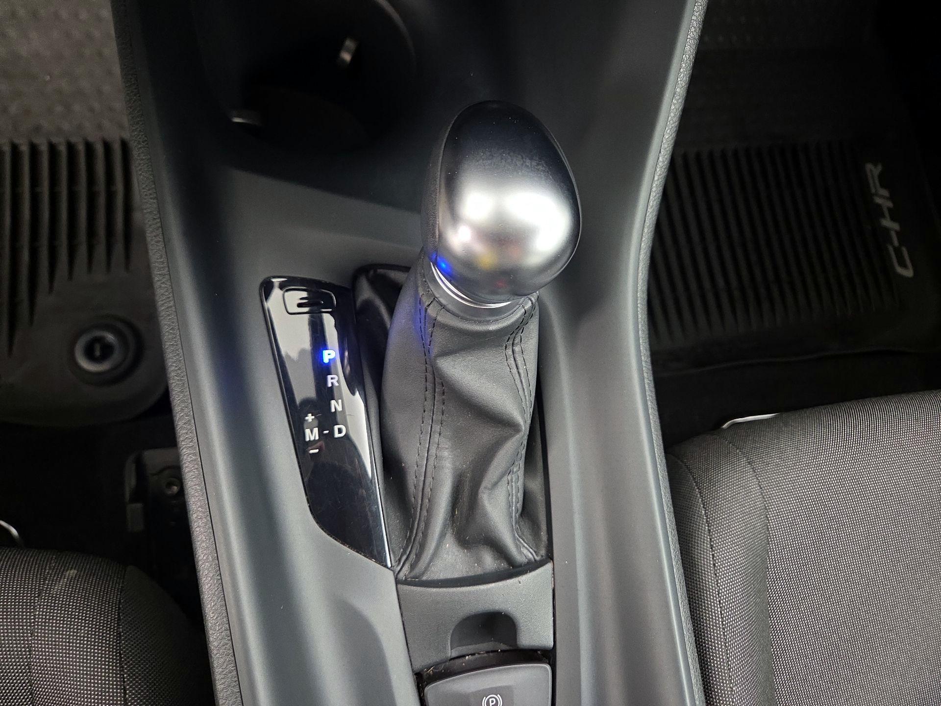 Thumbnail: 2020 Toyota C-HR - 17