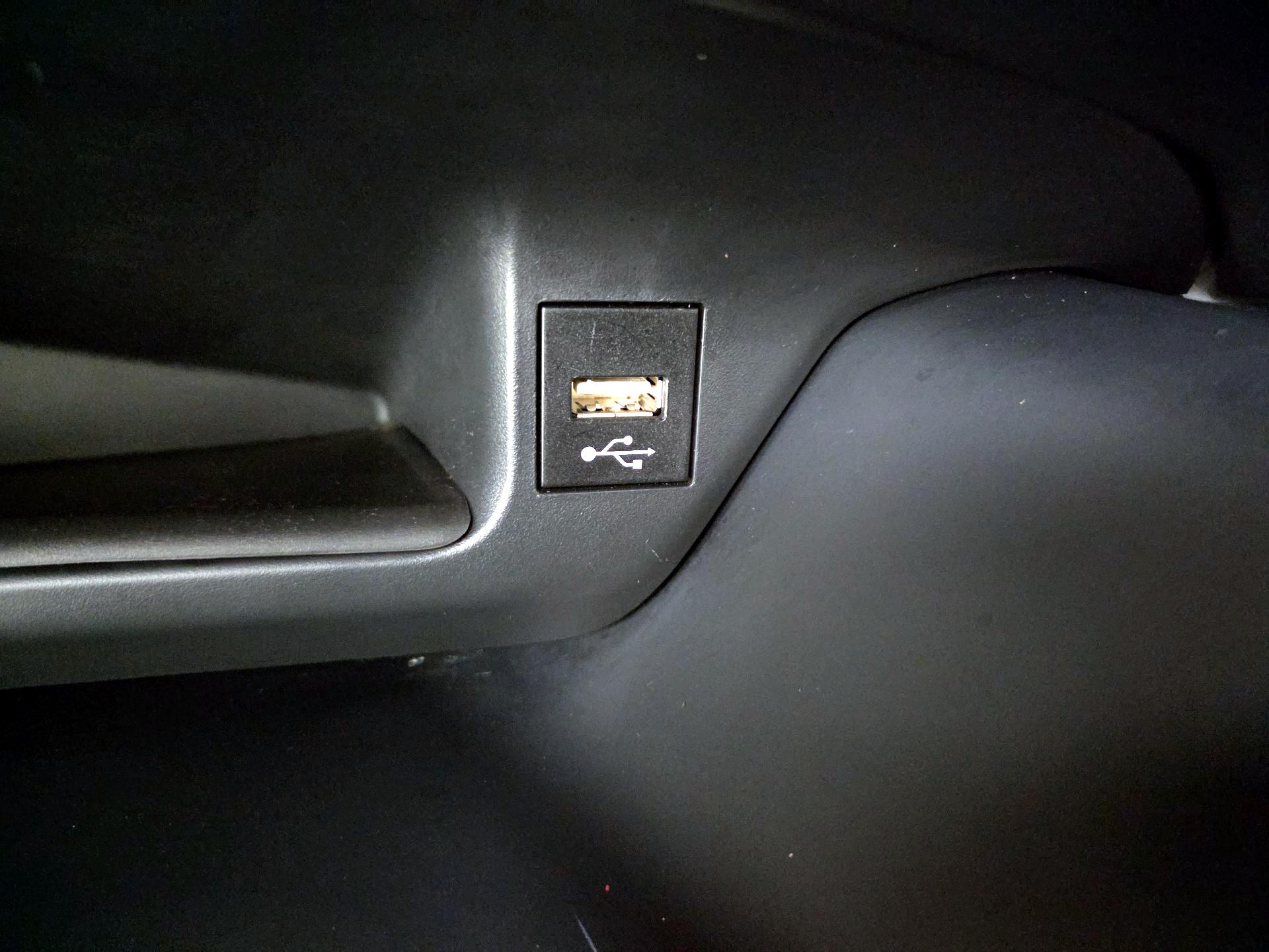 Thumbnail: 2020 Toyota C-HR - 18