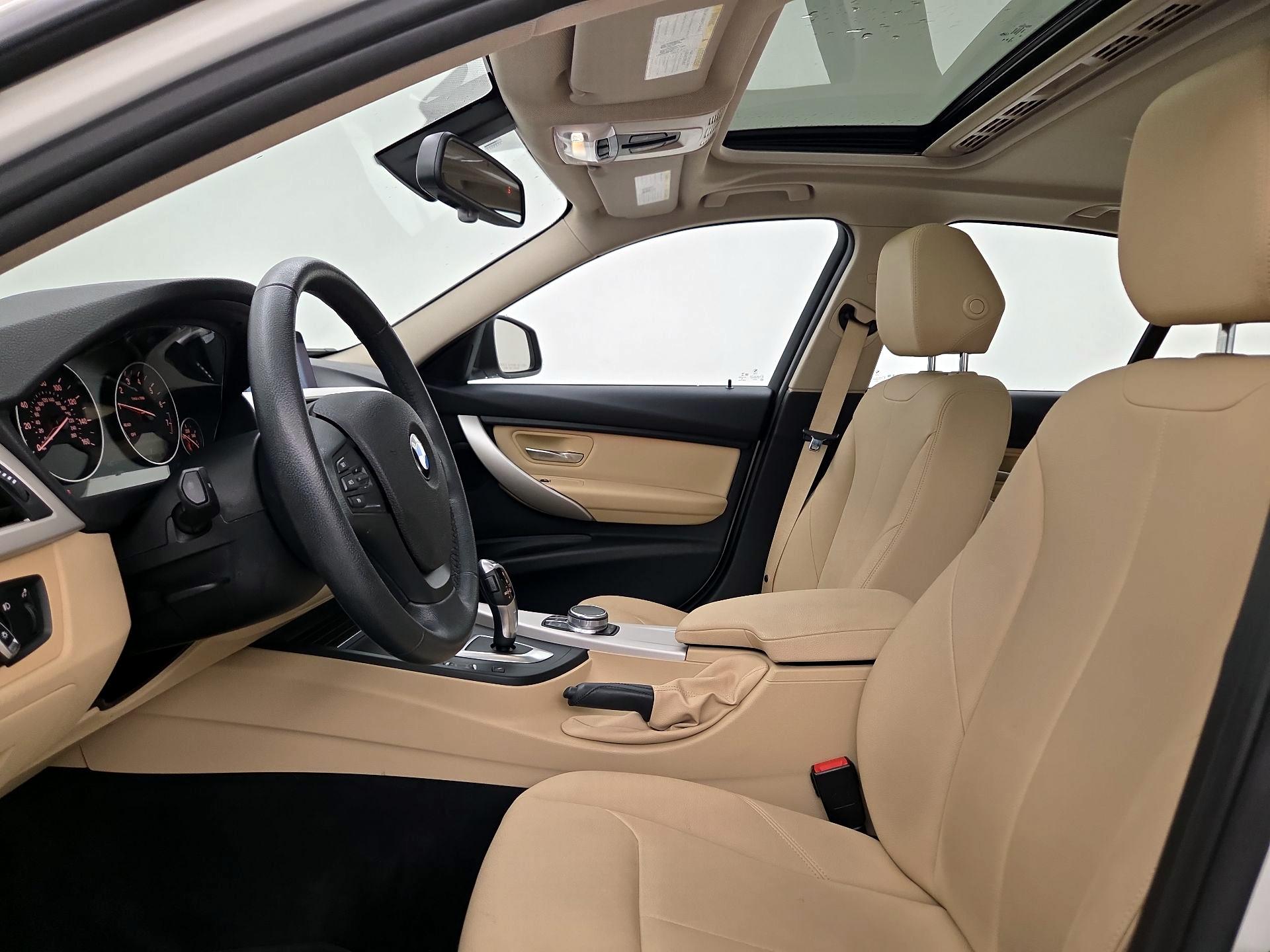 Thumbnail: 2017 BMW 3 Series - 11