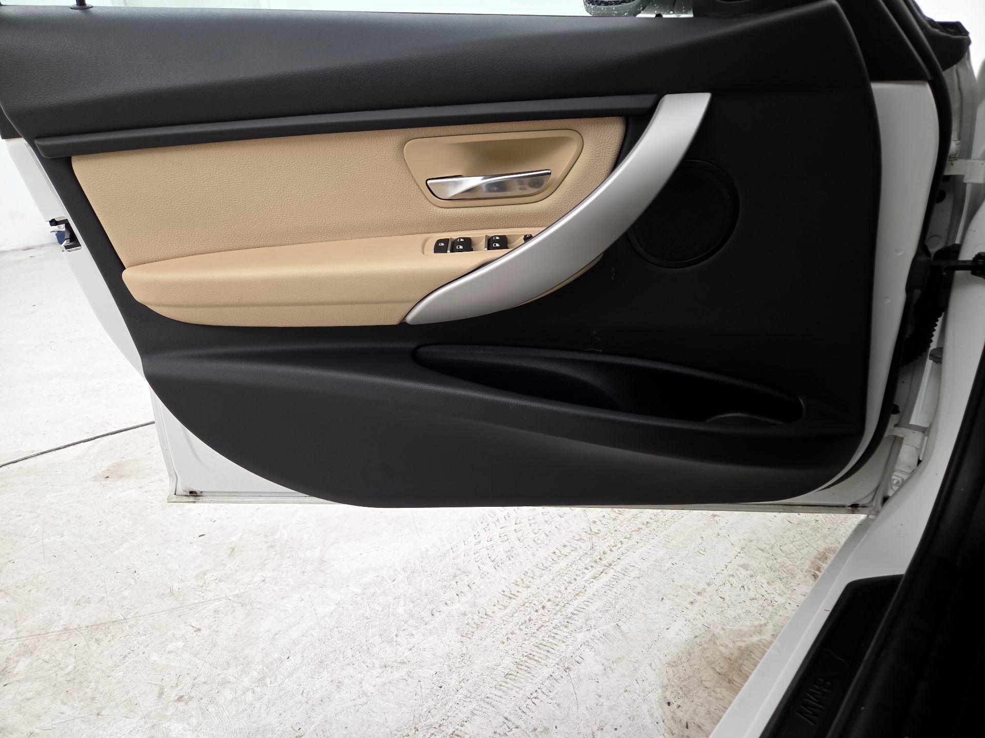 Thumbnail: 2017 BMW 3 Series - 12