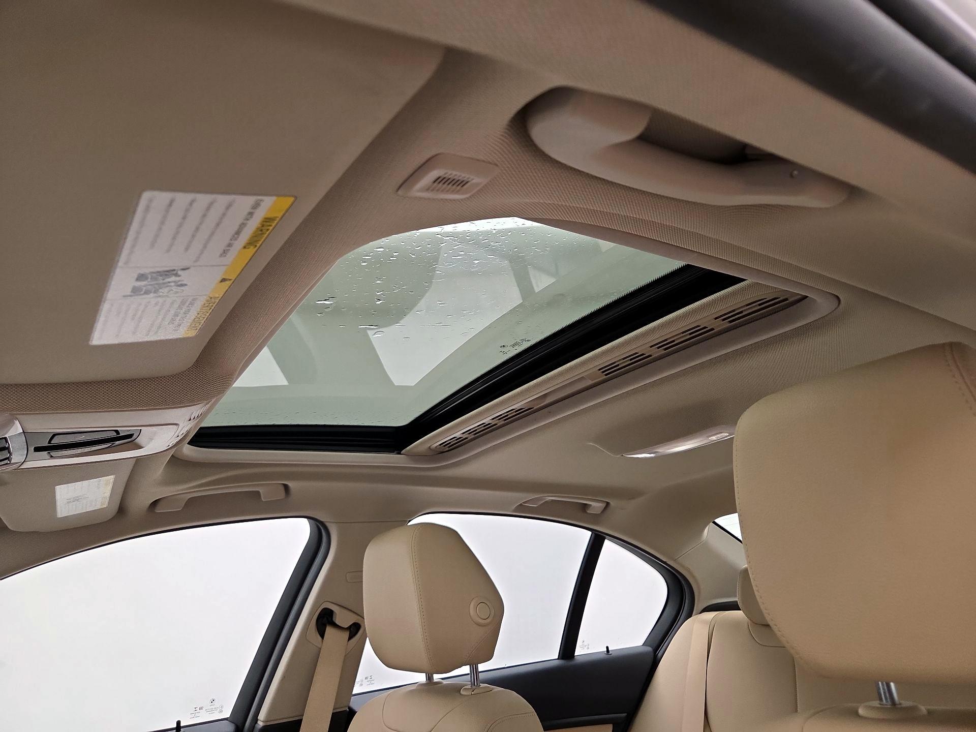 Thumbnail: 2017 BMW 3 Series - 20