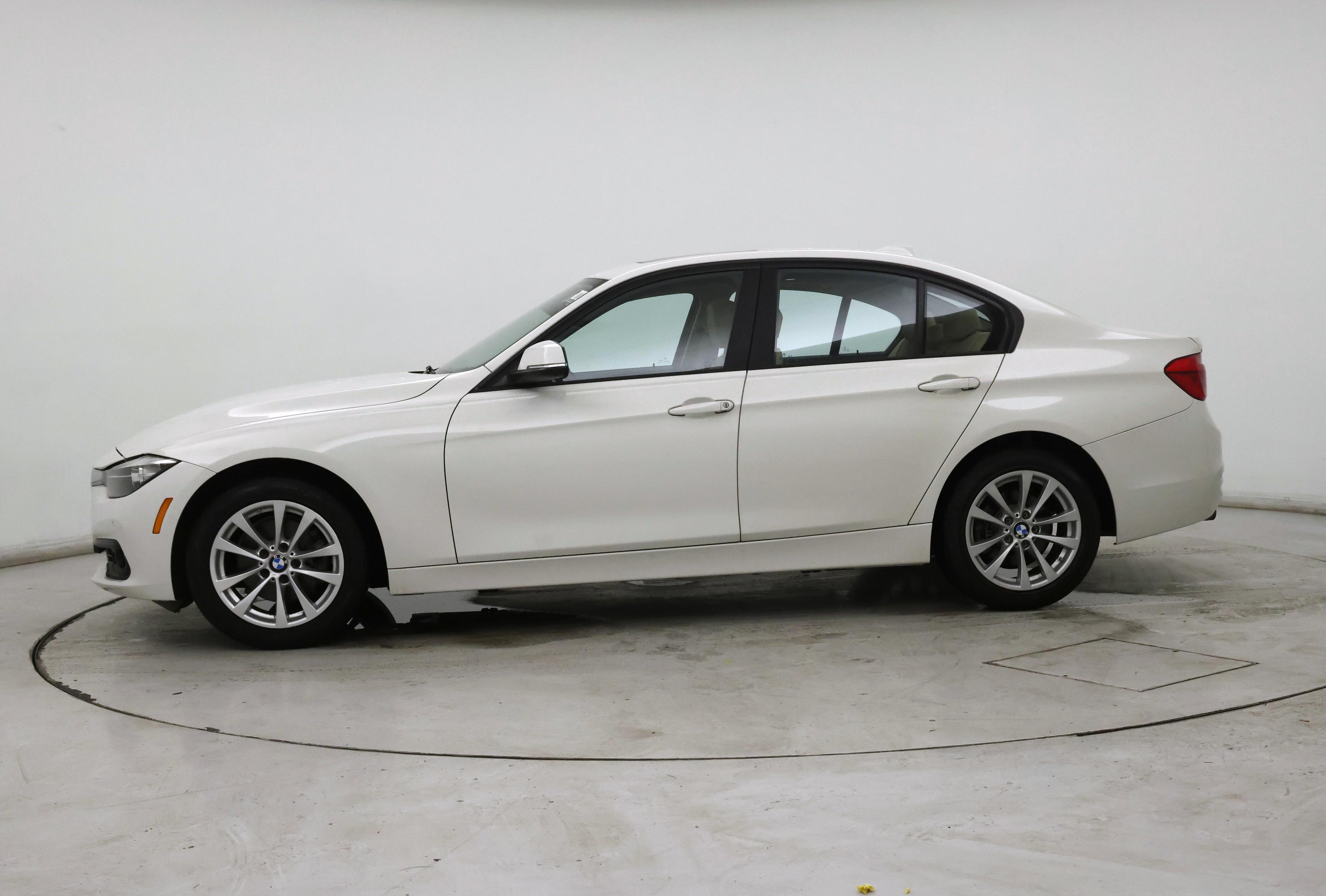 Thumbnail: 2017 BMW 3 Series - 3