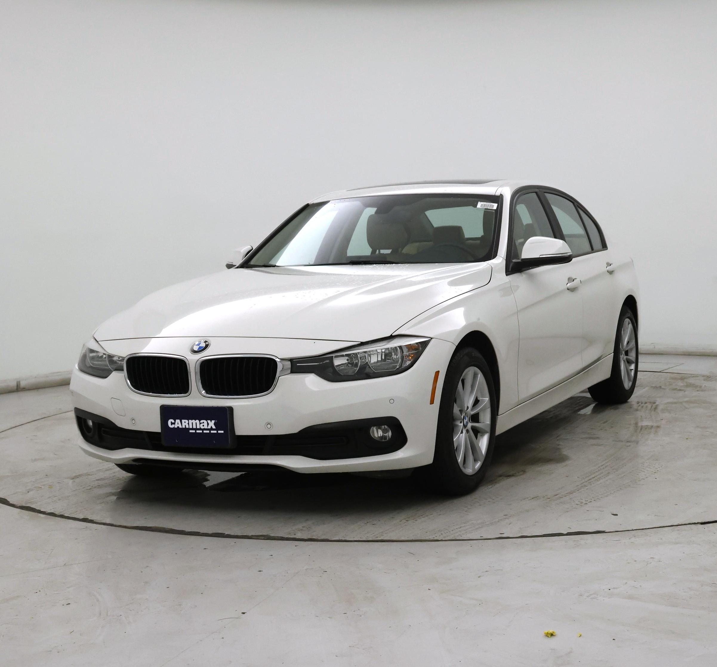 Thumbnail: 2017 BMW 3 Series - 4