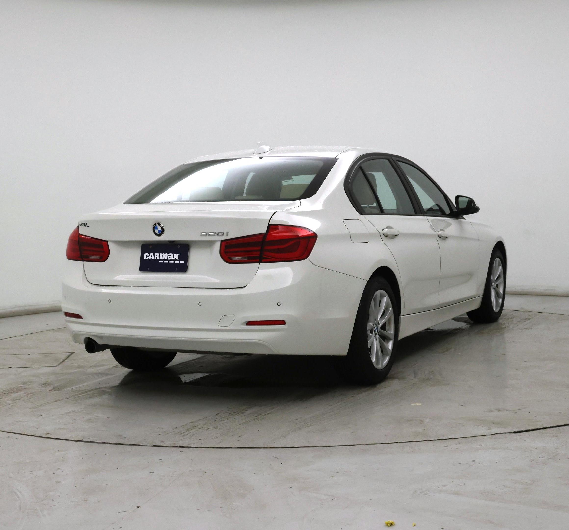 Thumbnail: 2017 BMW 3 Series - 8