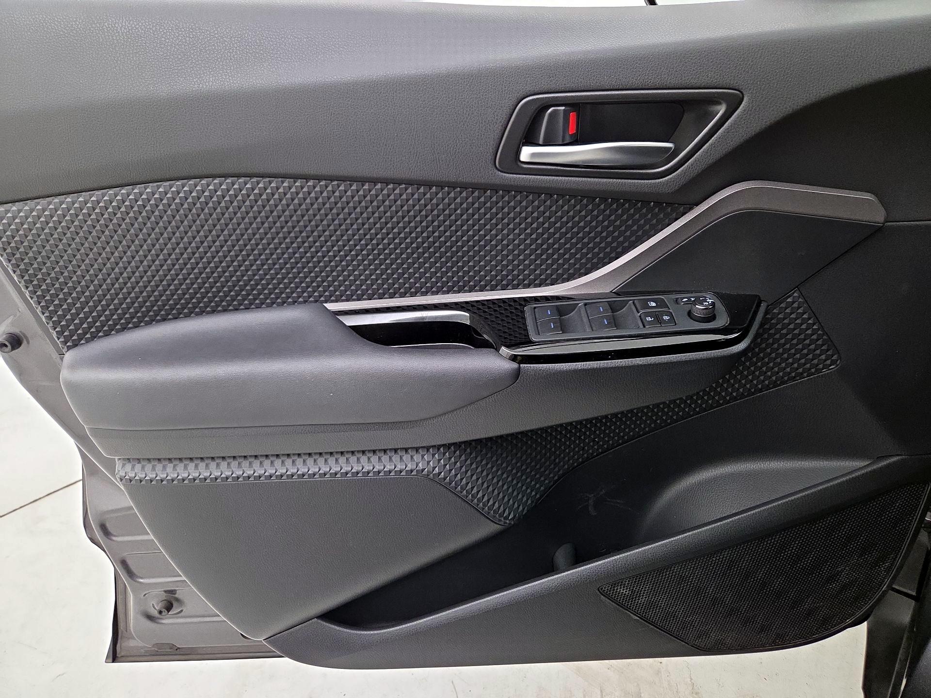 Thumbnail: 2022 Toyota C-HR - 12