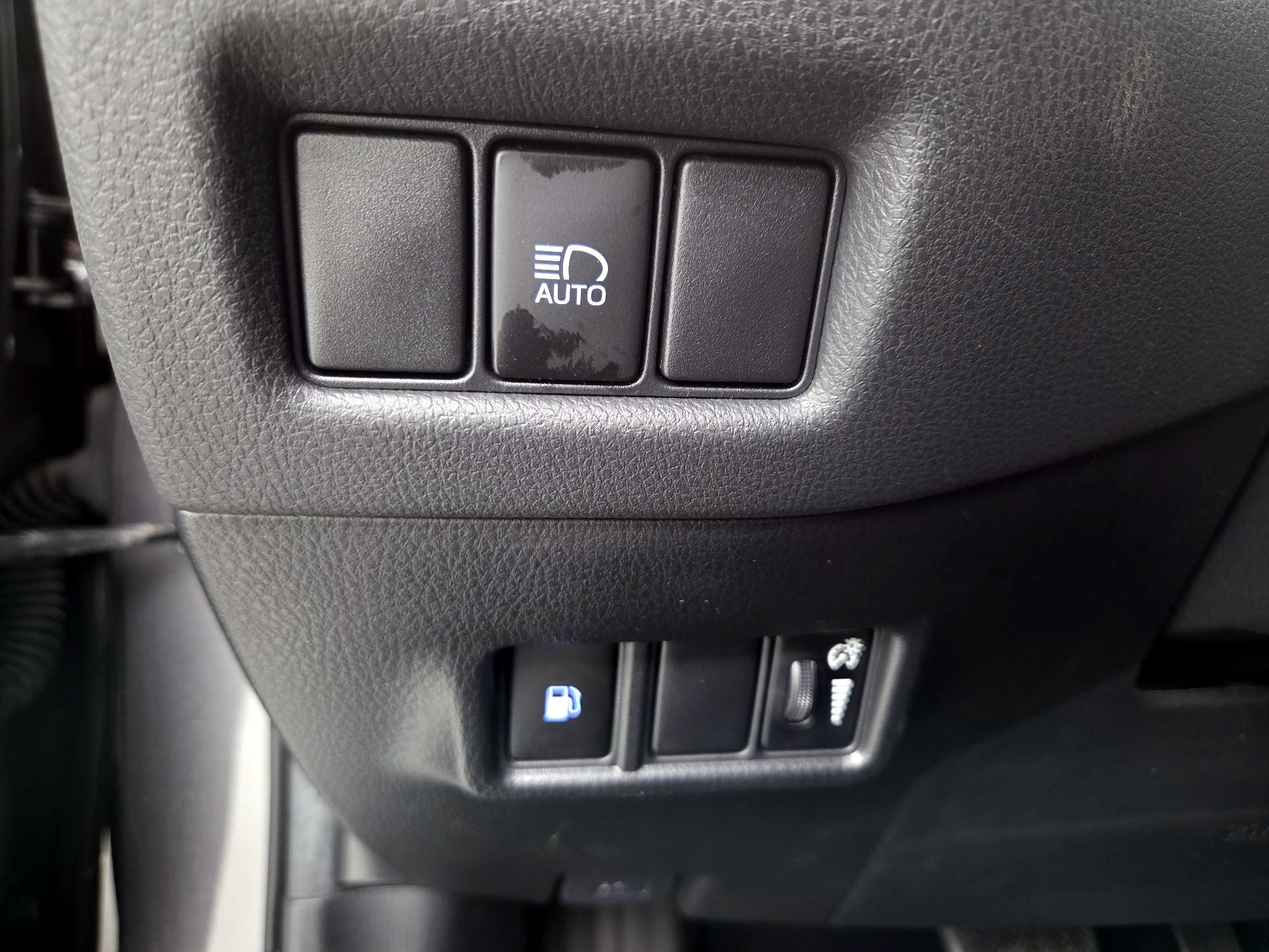 Thumbnail: 2022 Toyota C-HR - 13