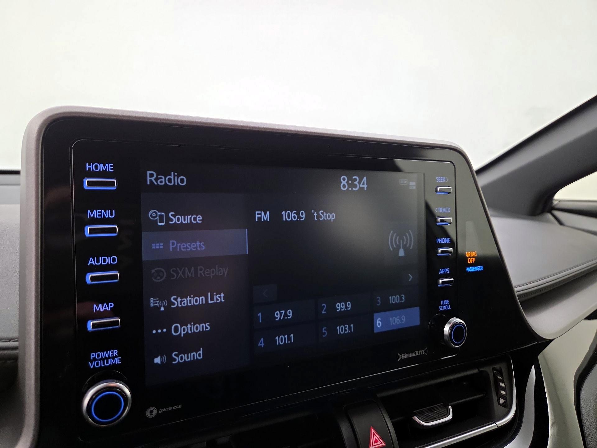 Thumbnail: 2022 Toyota C-HR - 15