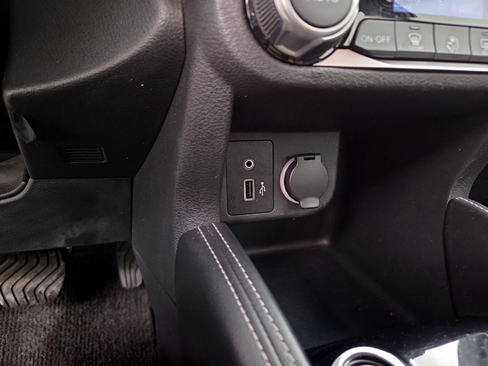 Thumbnail: 2020 Nissan Kicks - 17