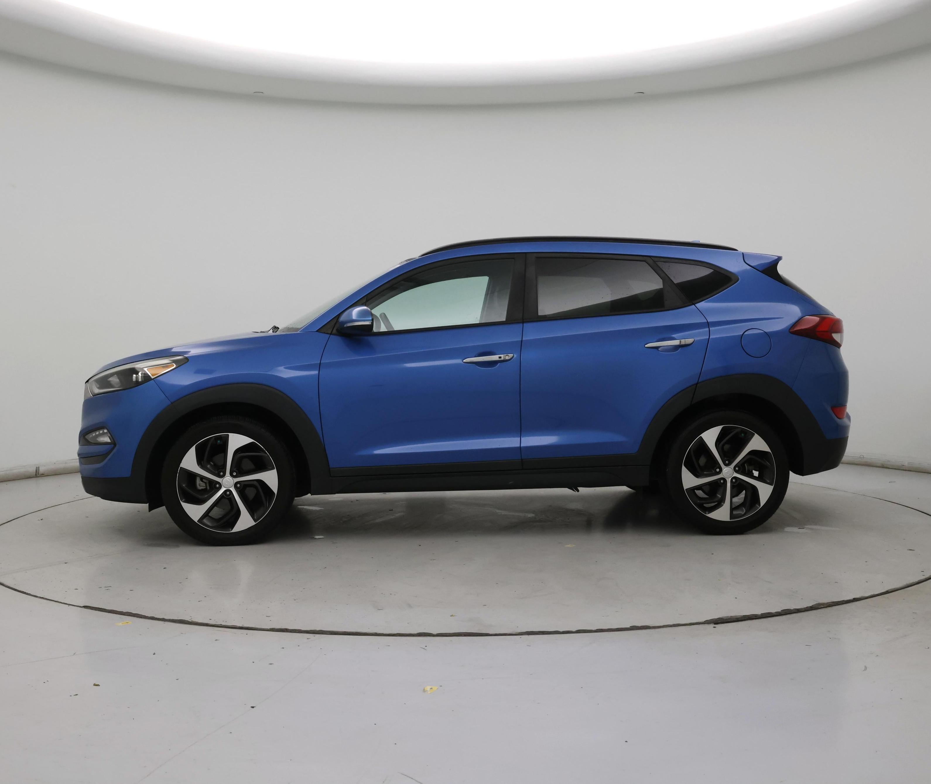 Thumbnail: 2017 Hyundai Tucson - 3