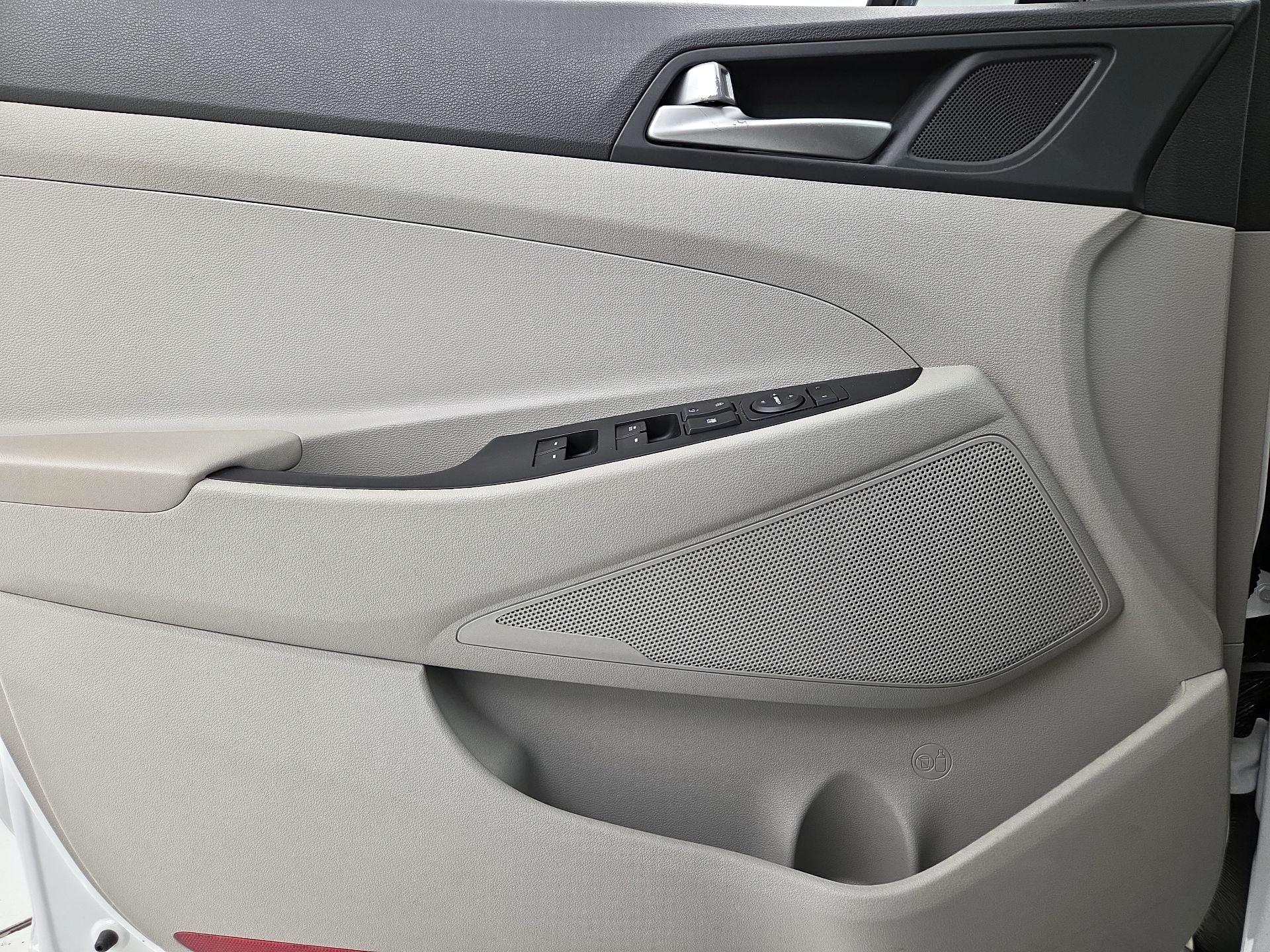 Thumbnail: 2019 Hyundai Tucson - 12