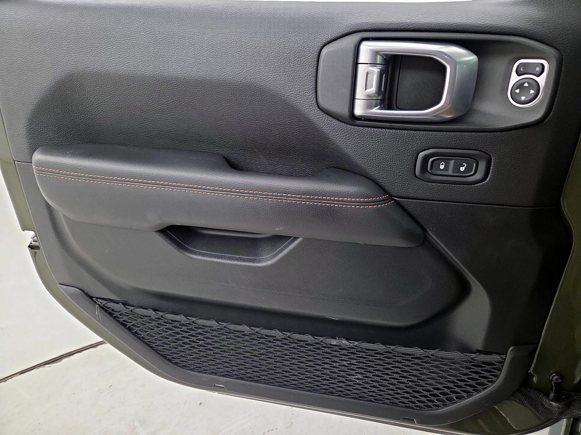 Thumbnail: 2021 Jeep Gladiator - 12