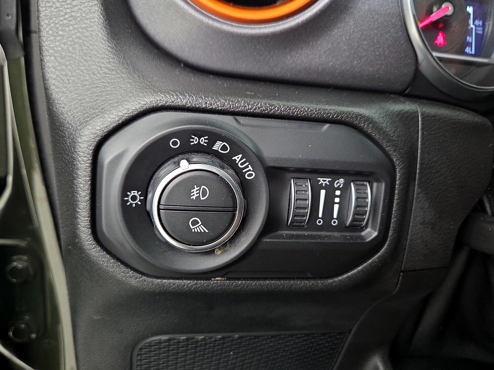 Thumbnail: 2021 Jeep Gladiator - 13