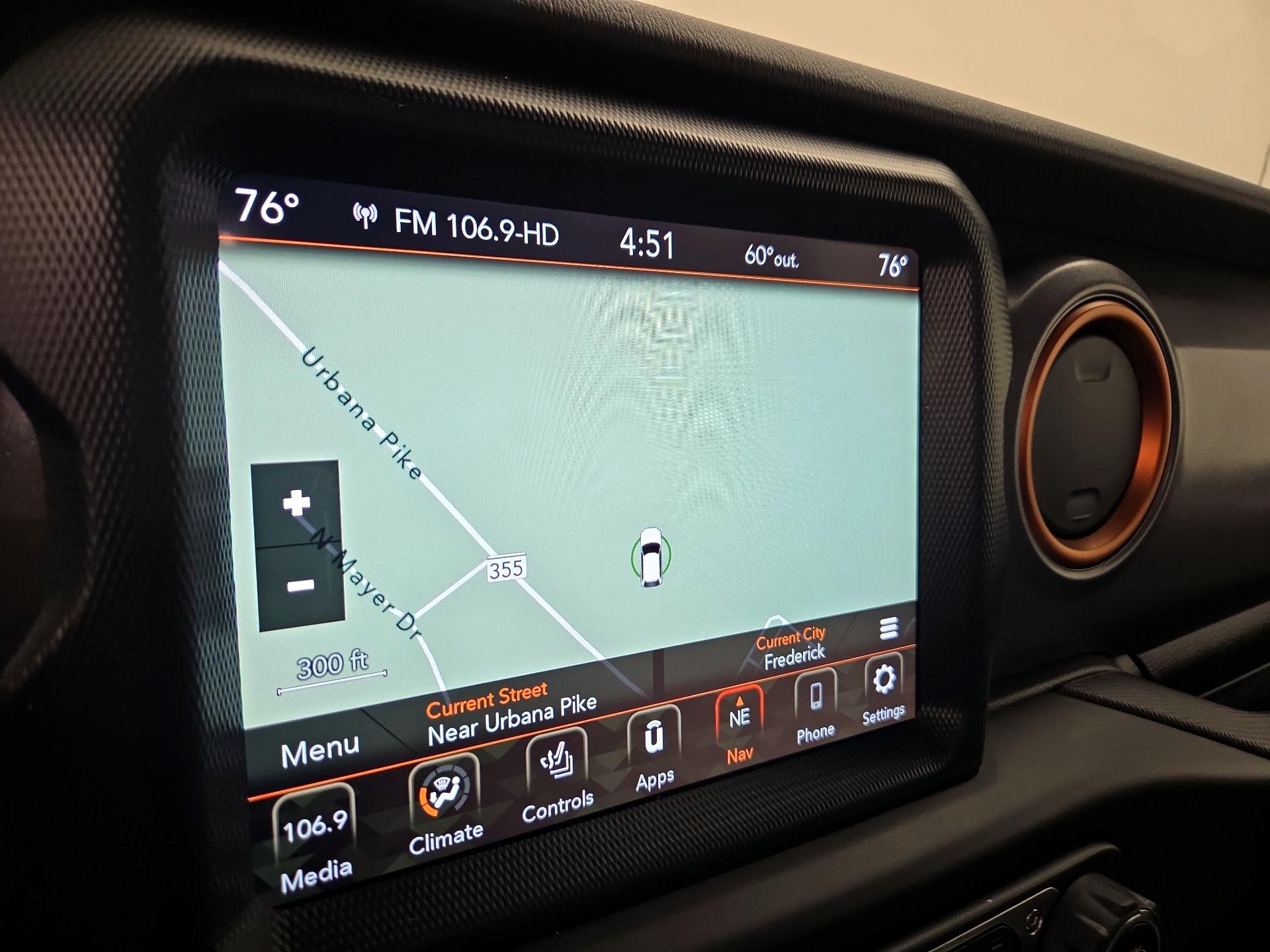 Thumbnail: 2021 Jeep Gladiator - 14