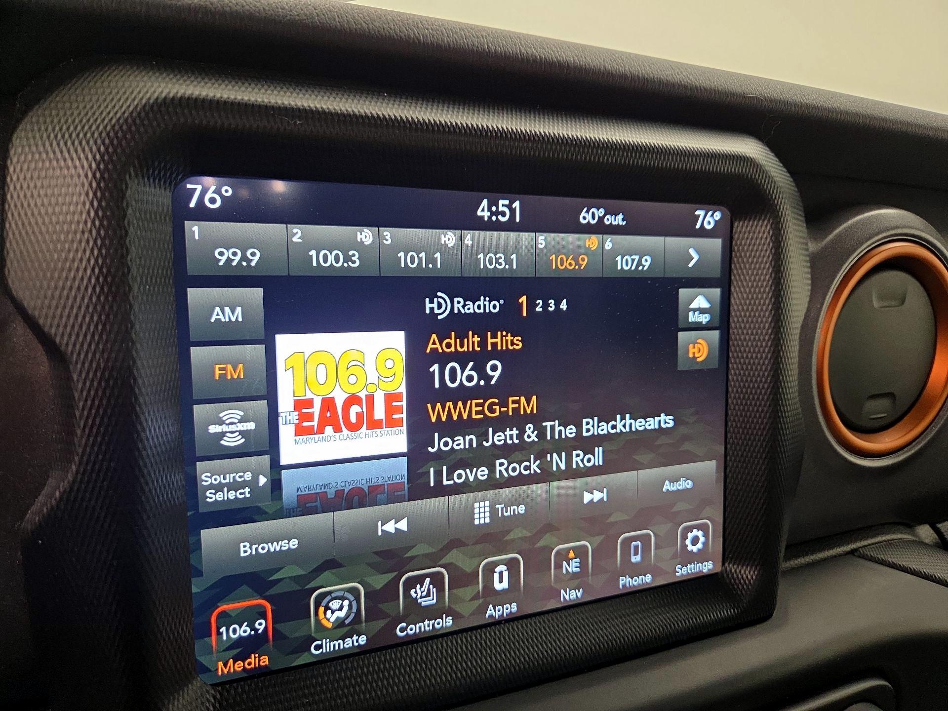 Thumbnail: 2021 Jeep Gladiator - 16