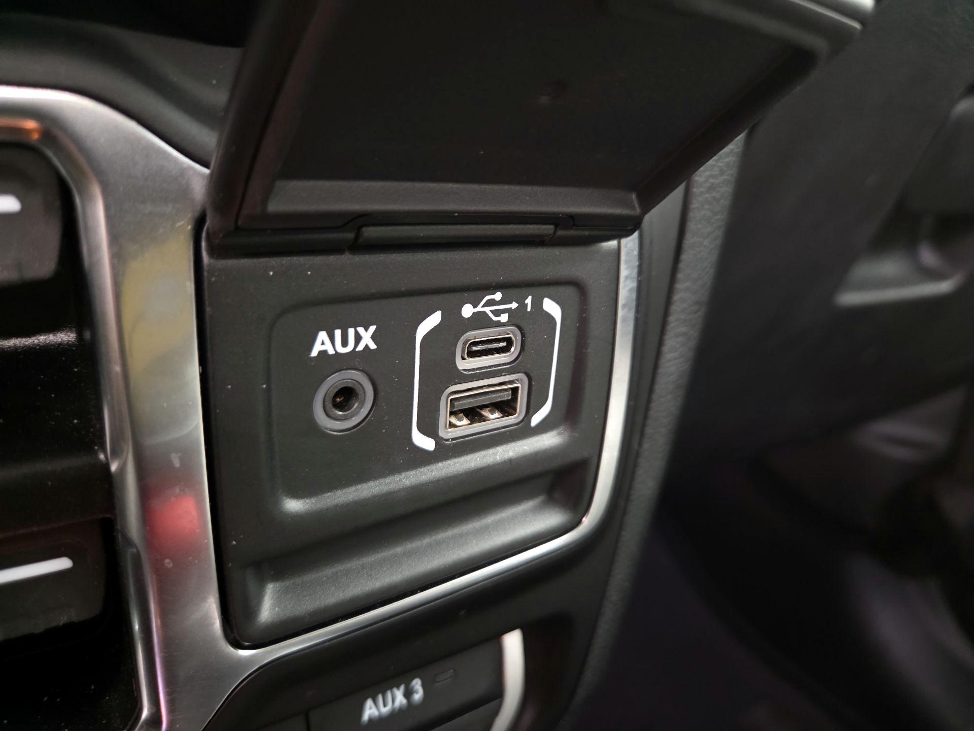 Thumbnail: 2021 Jeep Gladiator - 19