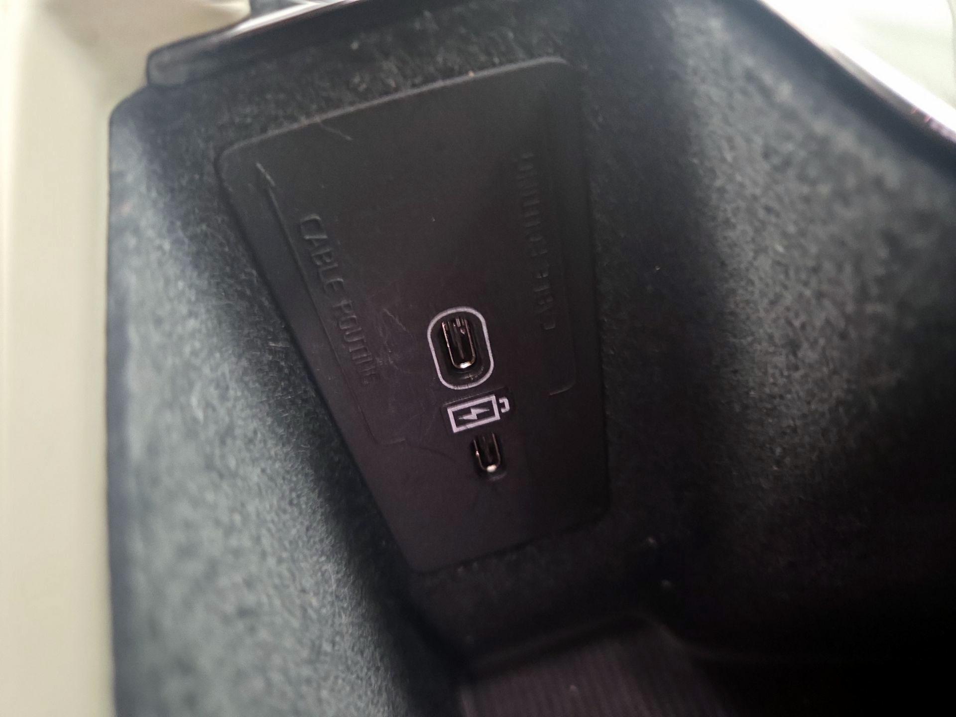 Thumbnail: 2022 Volvo XC60 - 19