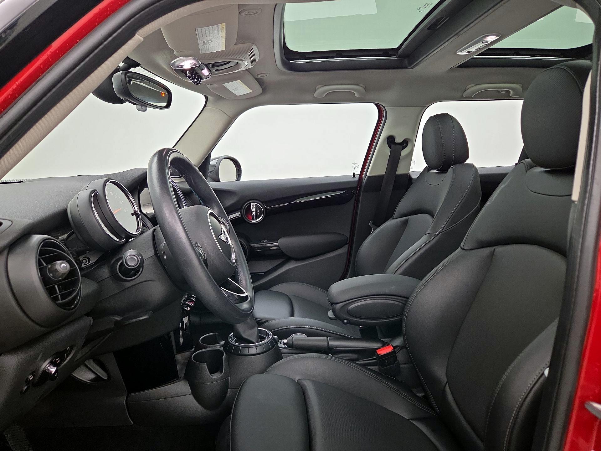 Thumbnail: 2017 MINI Cooper Hardtop - 11