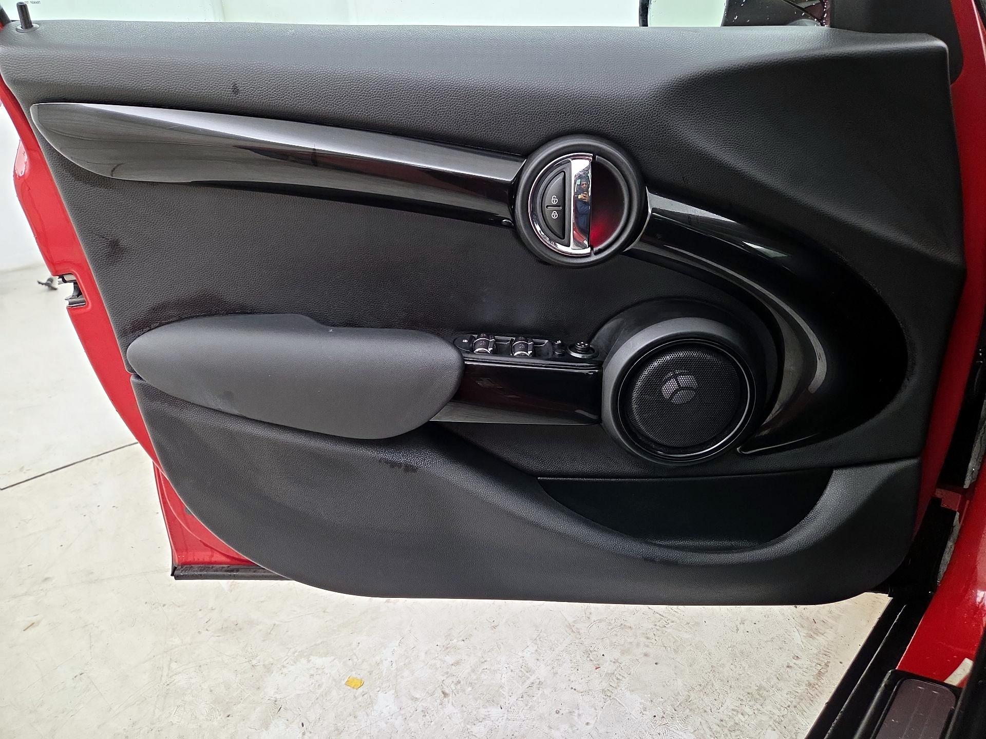 Thumbnail: 2017 MINI Cooper Hardtop - 12