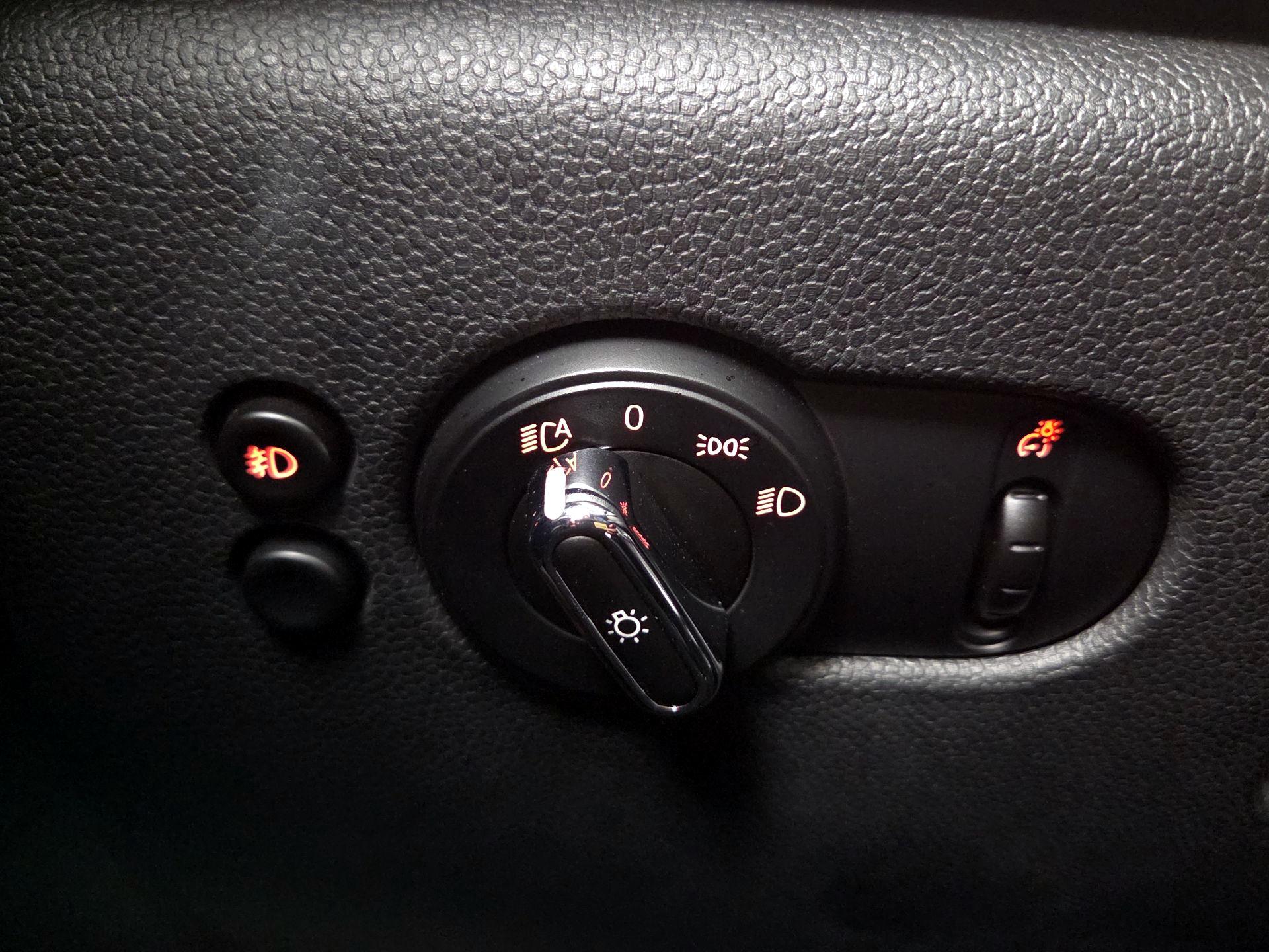 Thumbnail: 2017 MINI Cooper Hardtop - 13