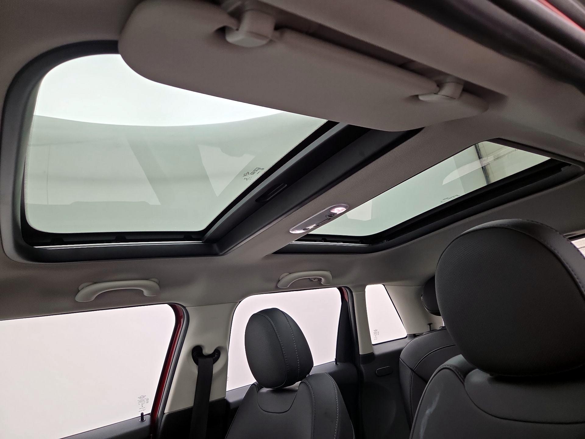 Thumbnail: 2017 MINI Cooper Hardtop - 20