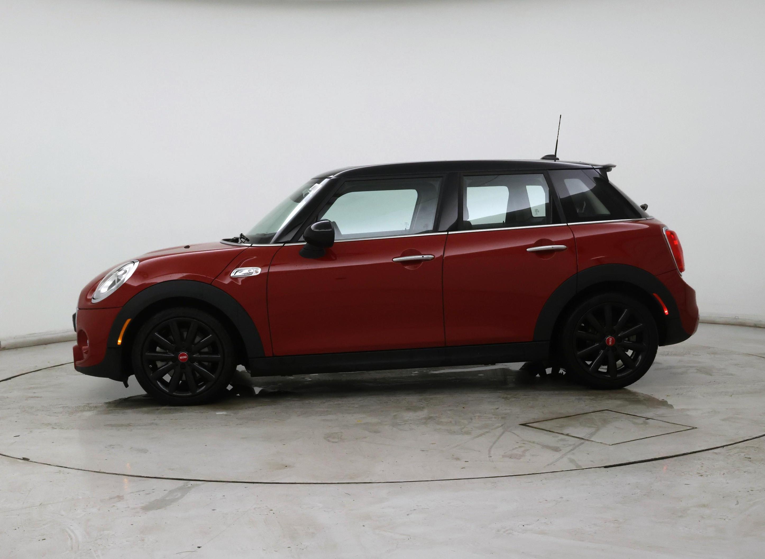 Thumbnail: 2017 MINI Cooper Hardtop - 3