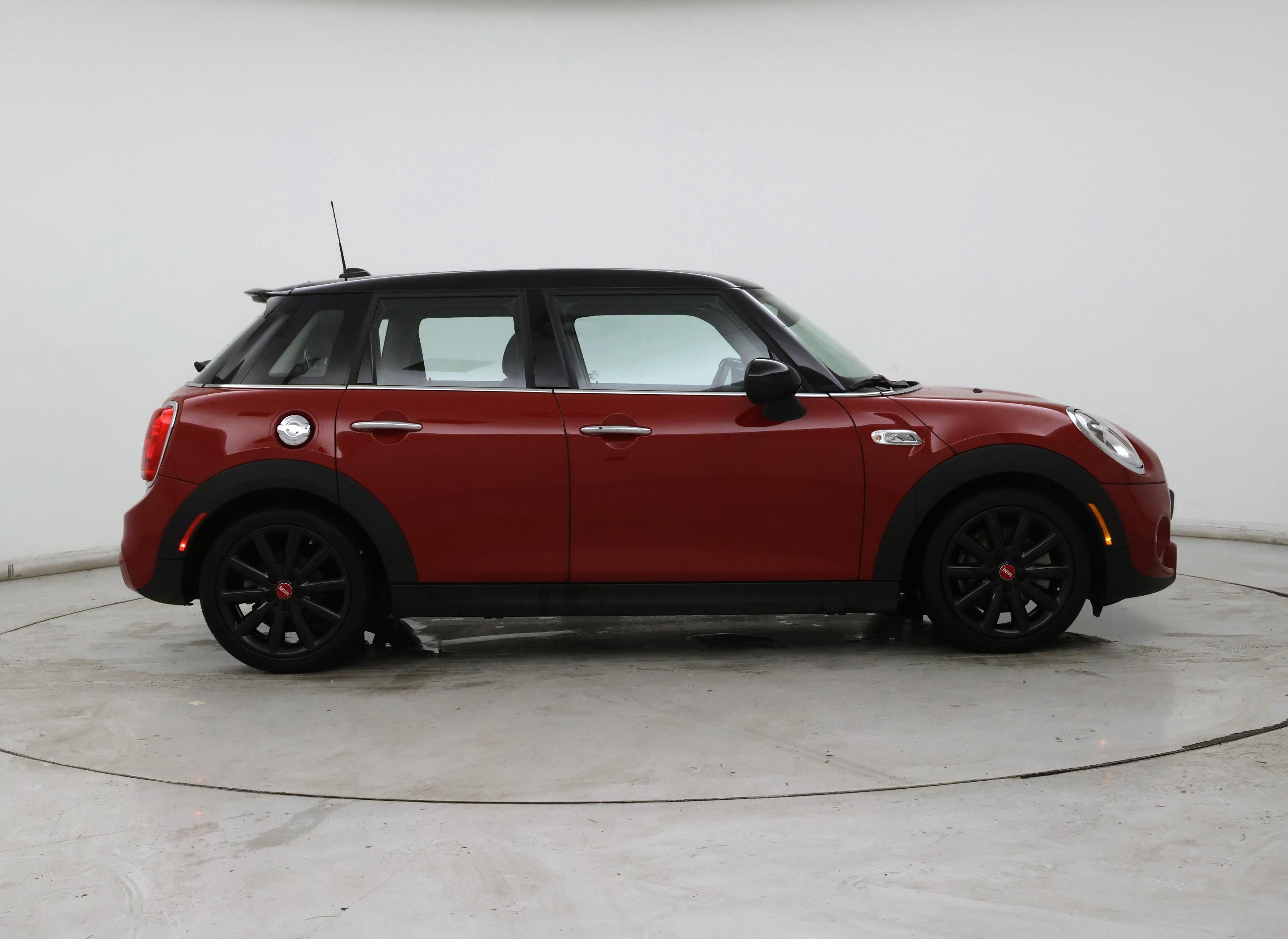 Thumbnail: 2017 MINI Cooper Hardtop - 7