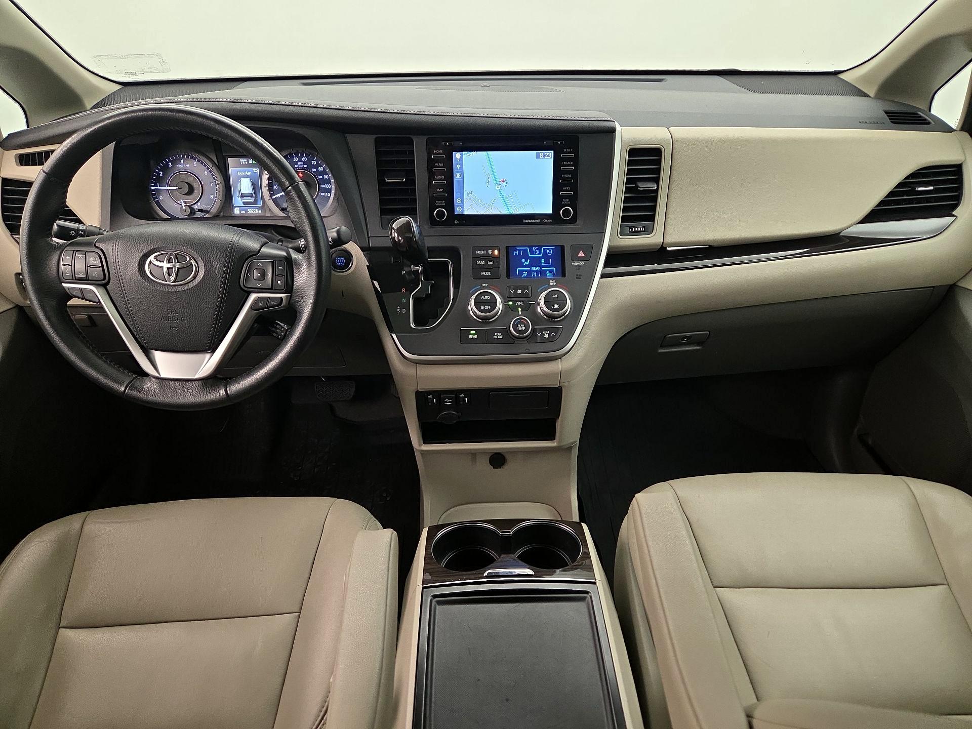 Thumbnail: 2020 Toyota Sienna - 9