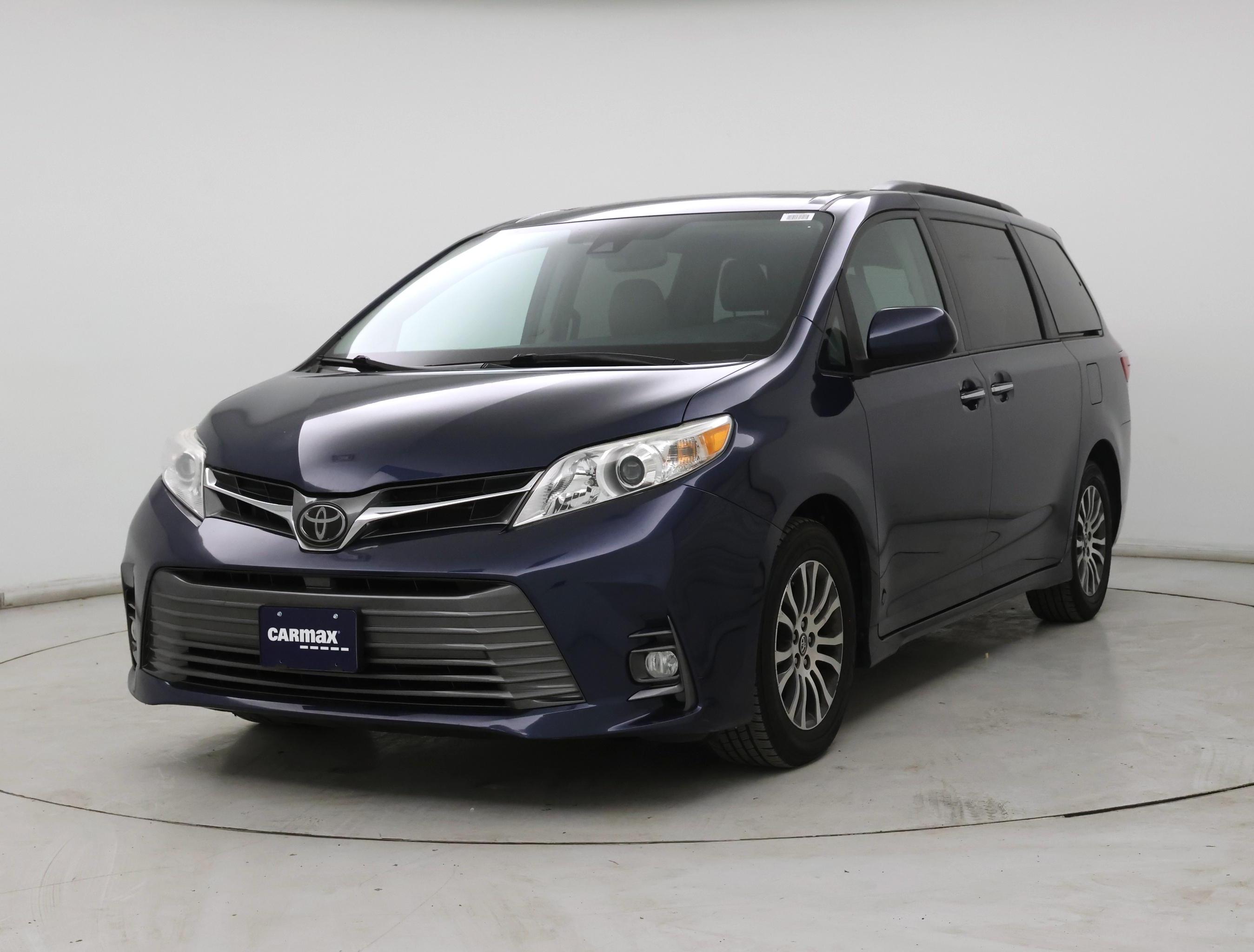 Thumbnail: 2020 Toyota Sienna - 4