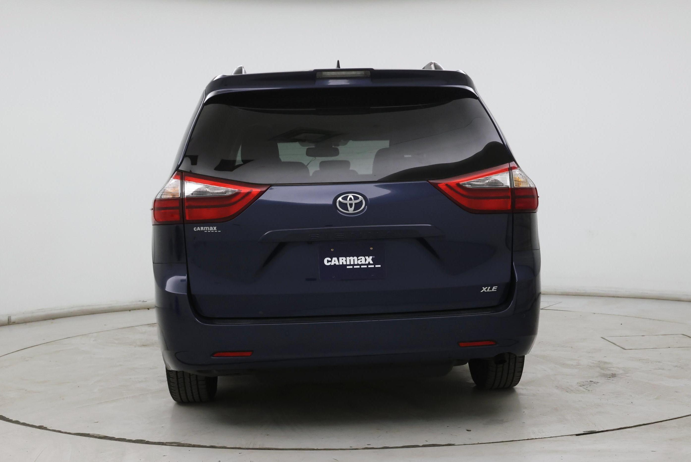 Thumbnail: 2020 Toyota Sienna - 6