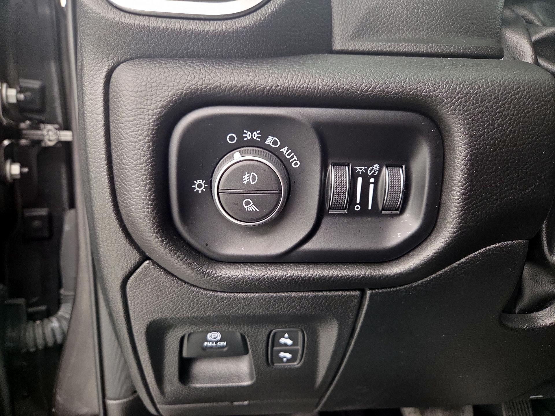 Thumbnail: 2025 RAM 1500 - 13