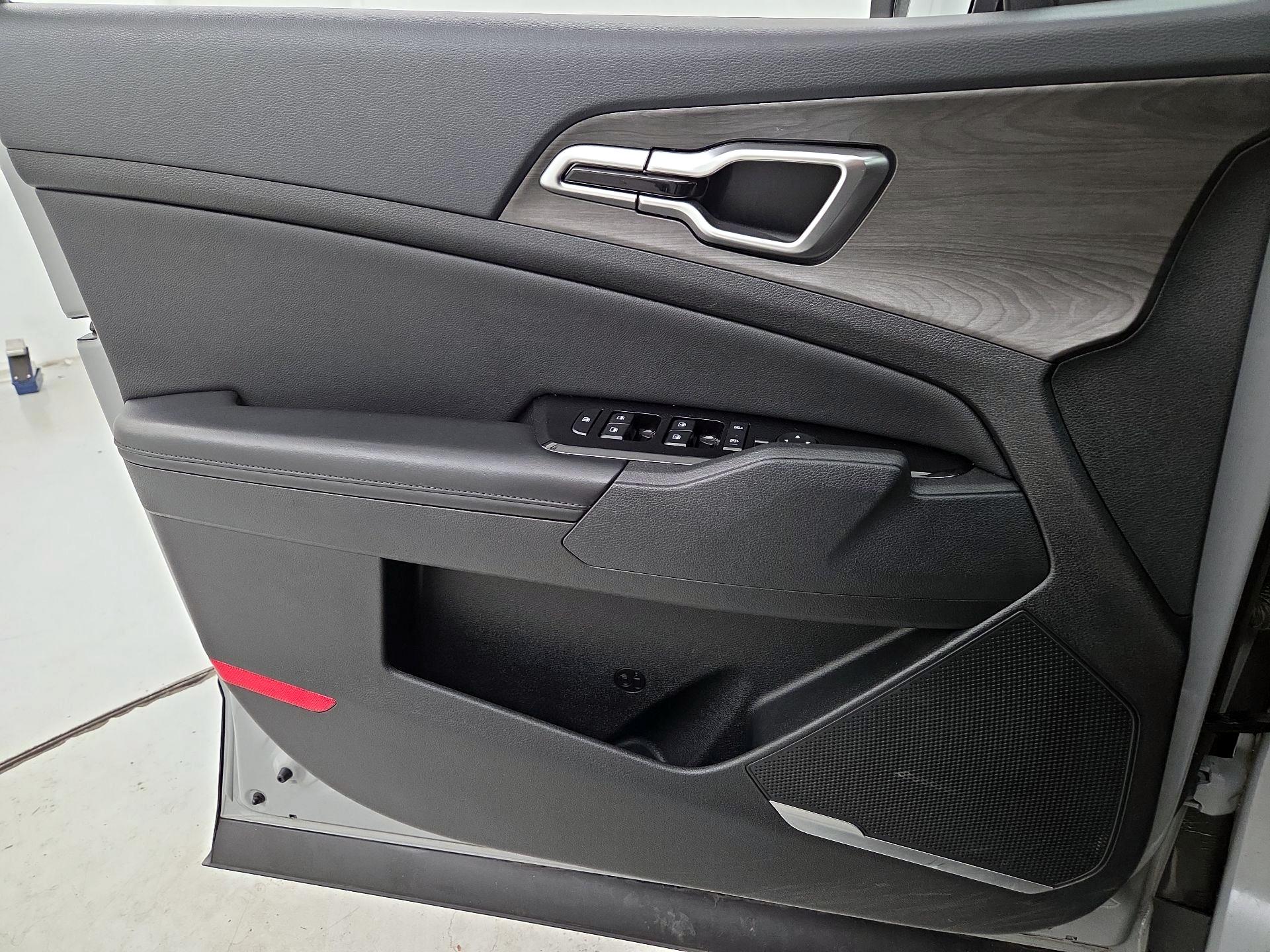 Thumbnail: 2023 Kia Sportage - 12