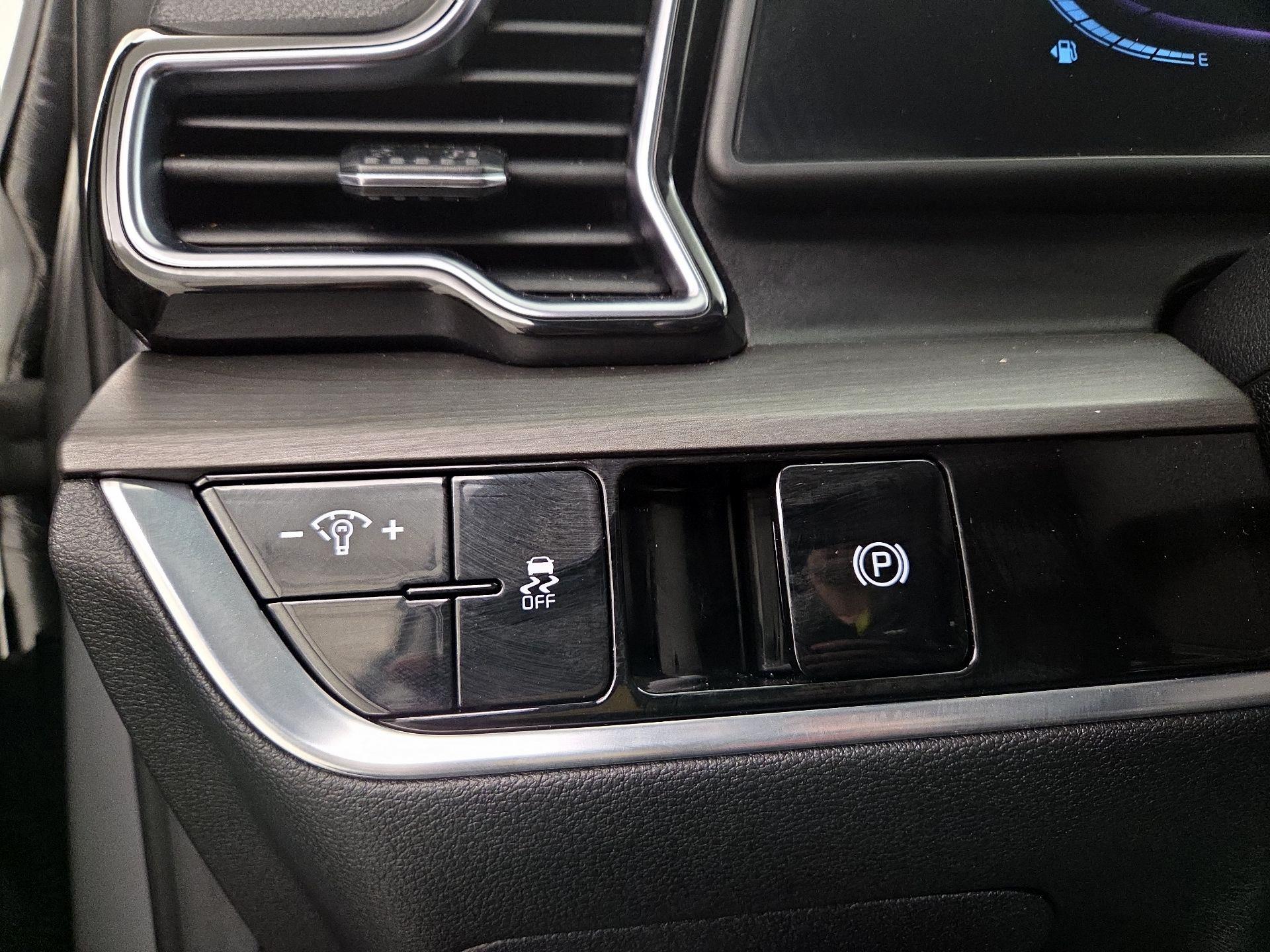 Thumbnail: 2023 Kia Sportage - 13