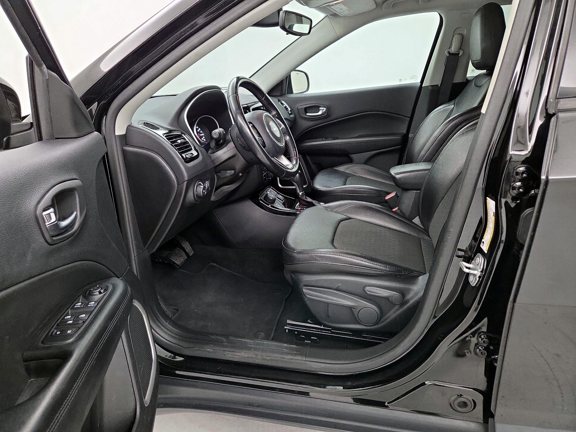 Thumbnail: 2020 Jeep Compass - 11