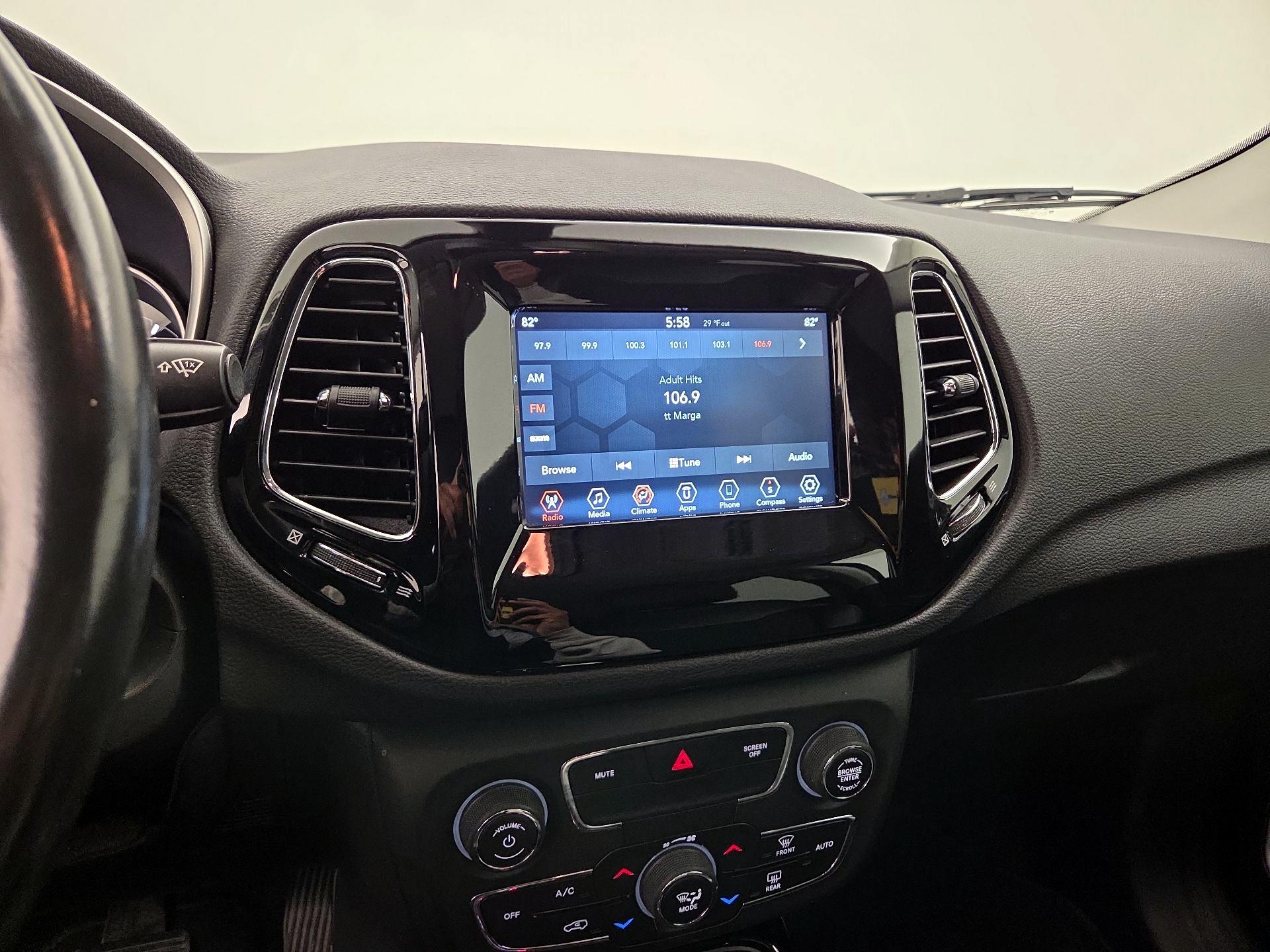 Thumbnail: 2020 Jeep Compass - 15