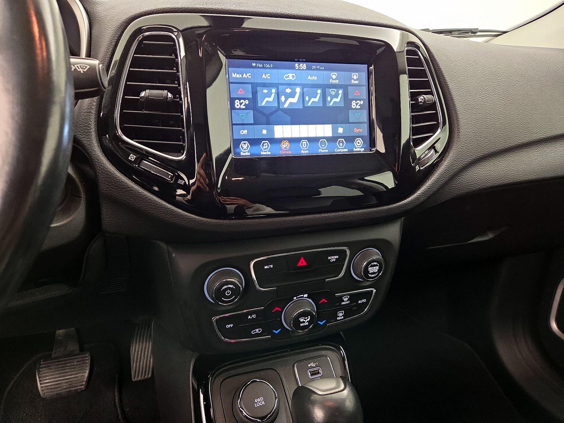 Thumbnail: 2020 Jeep Compass - 16