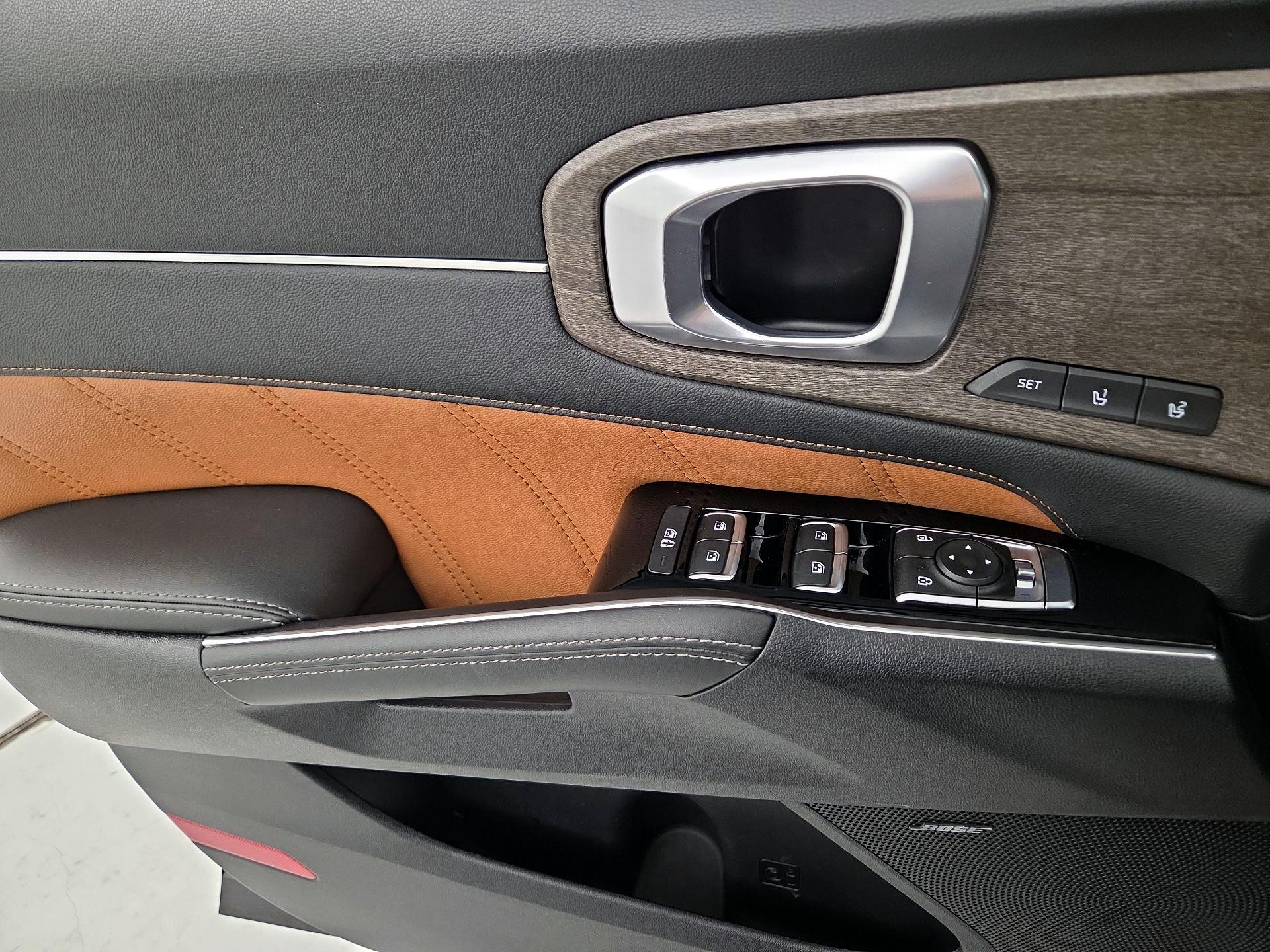 Thumbnail: 2022 Kia Sorento - 12