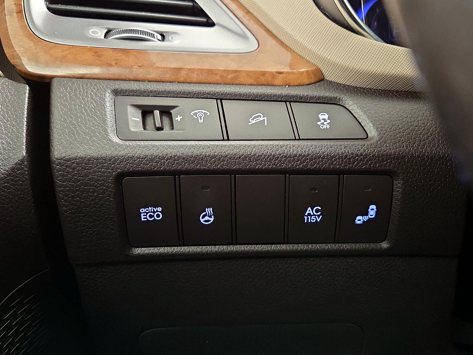 Thumbnail: 2016 Hyundai Santa Fe - 13