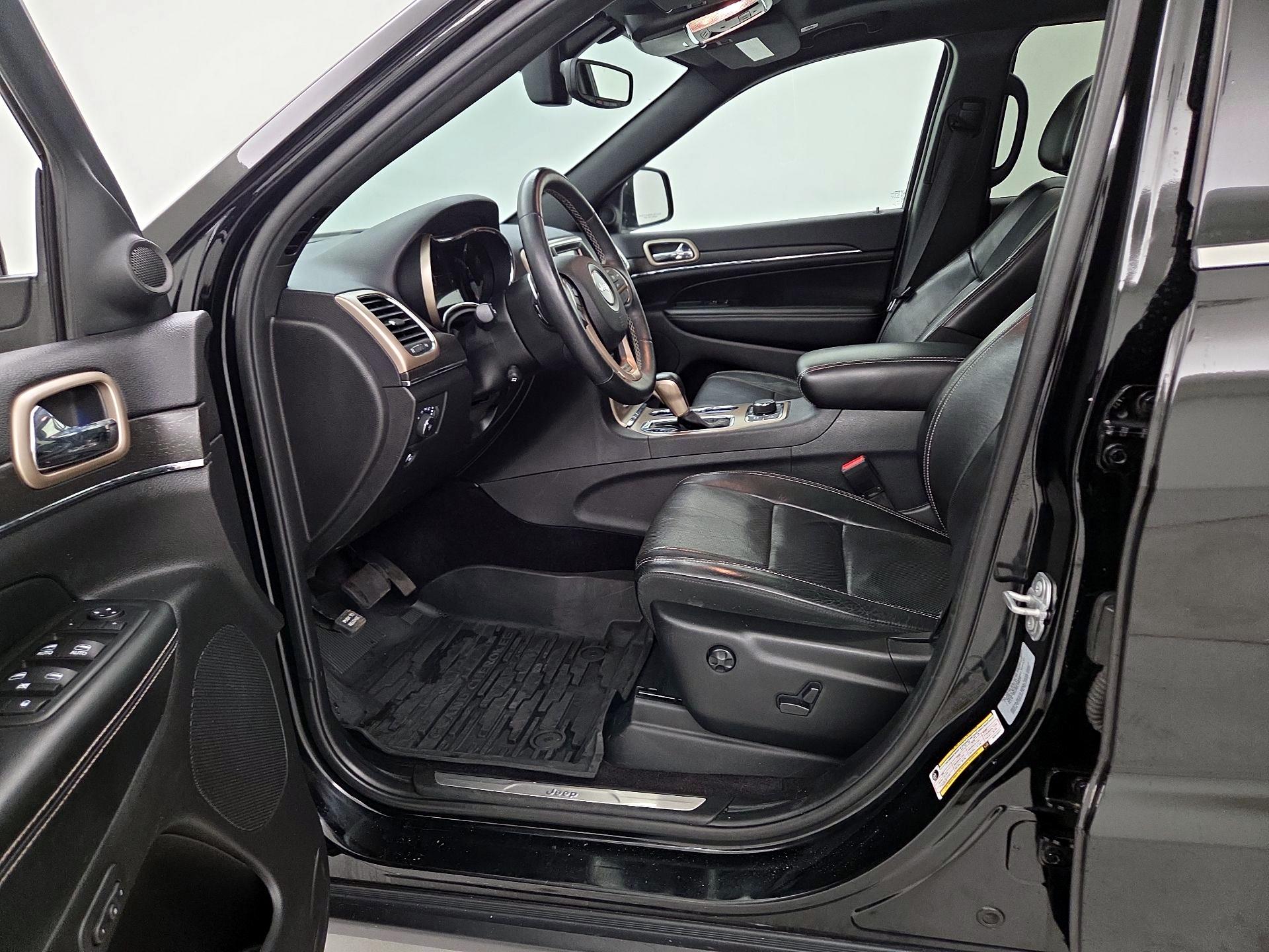 Thumbnail: 2017 Jeep Grand Cherokee - 11