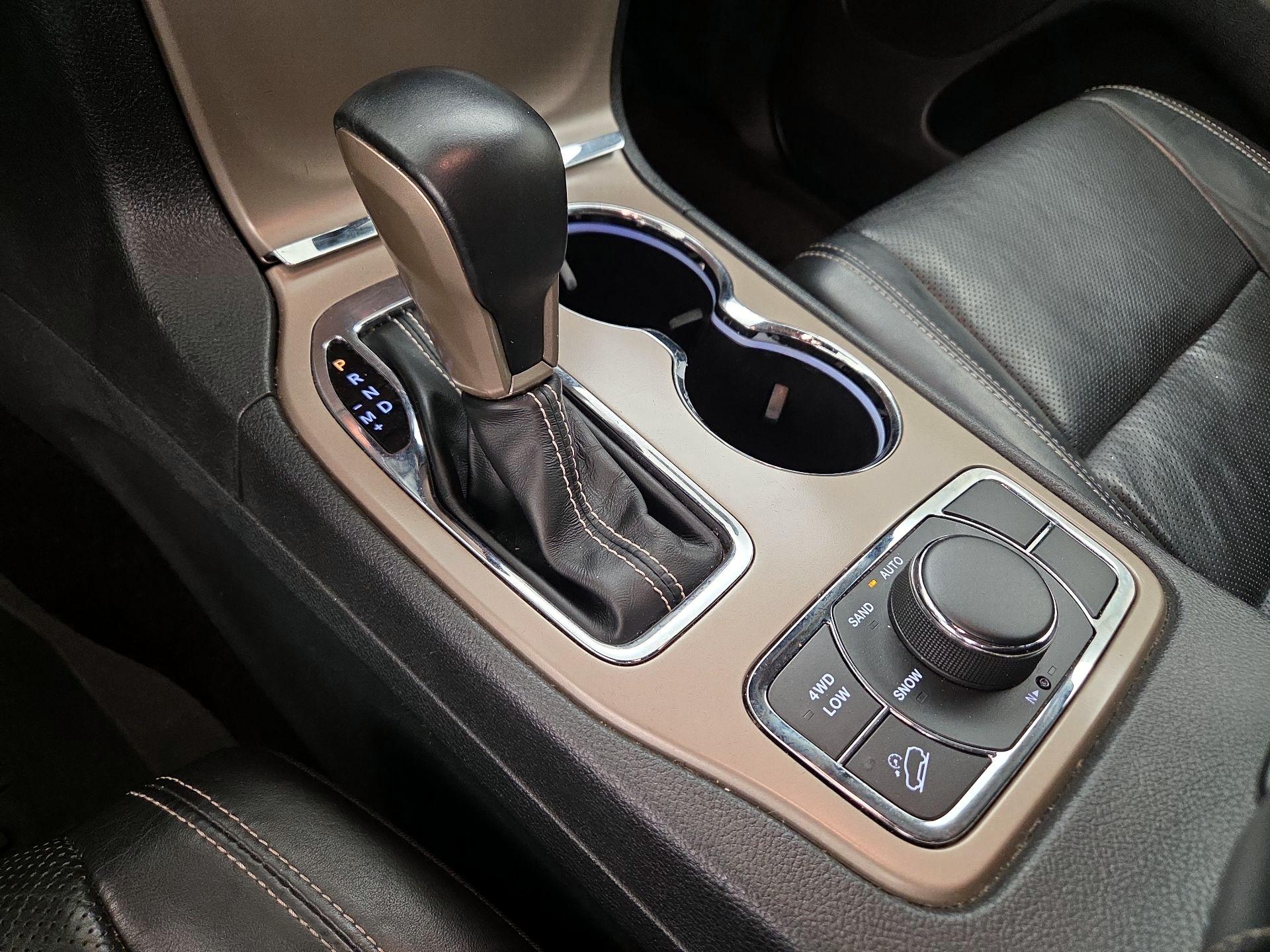 Thumbnail: 2017 Jeep Grand Cherokee - 18