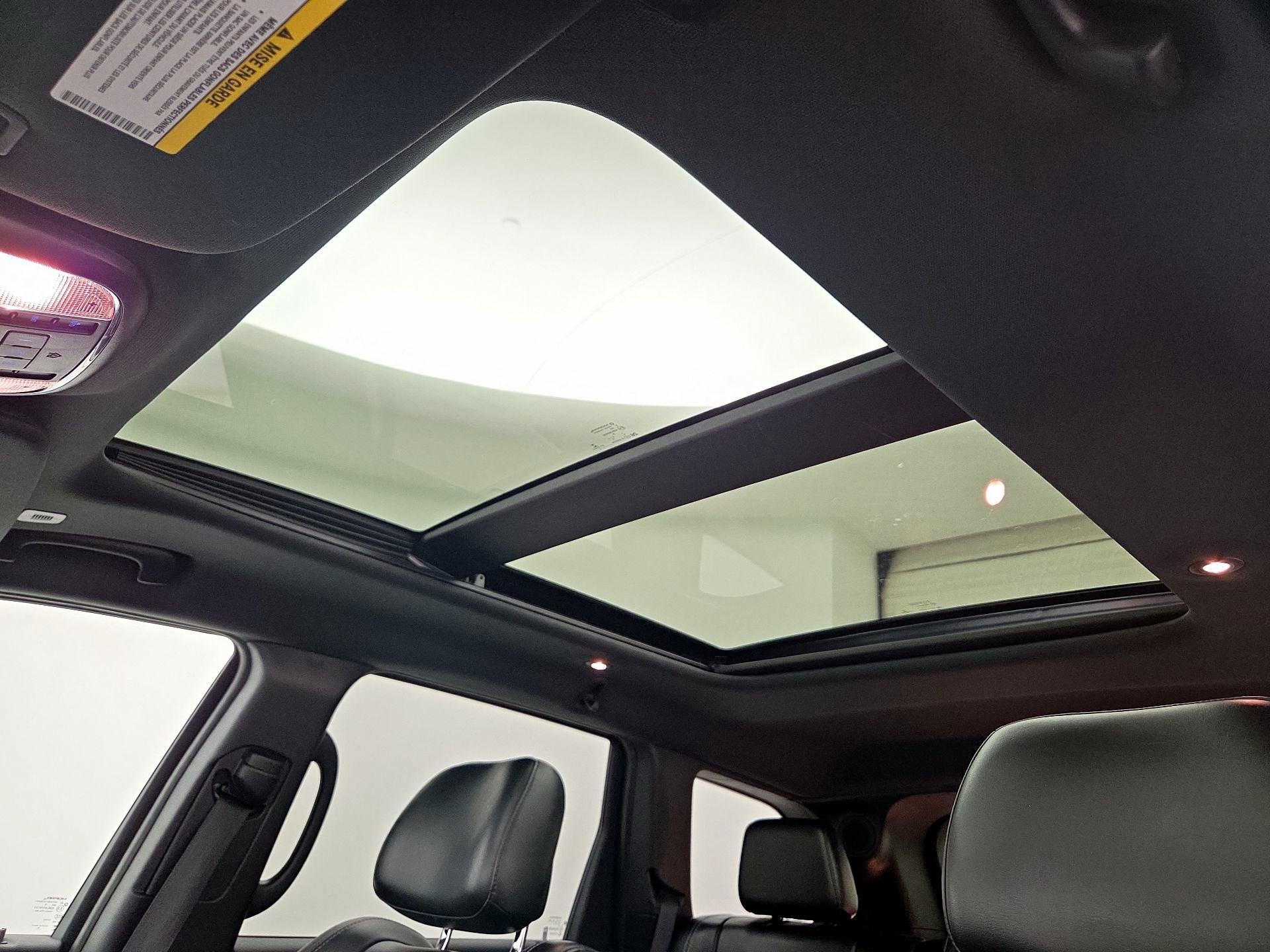 Thumbnail: 2017 Jeep Grand Cherokee - 20