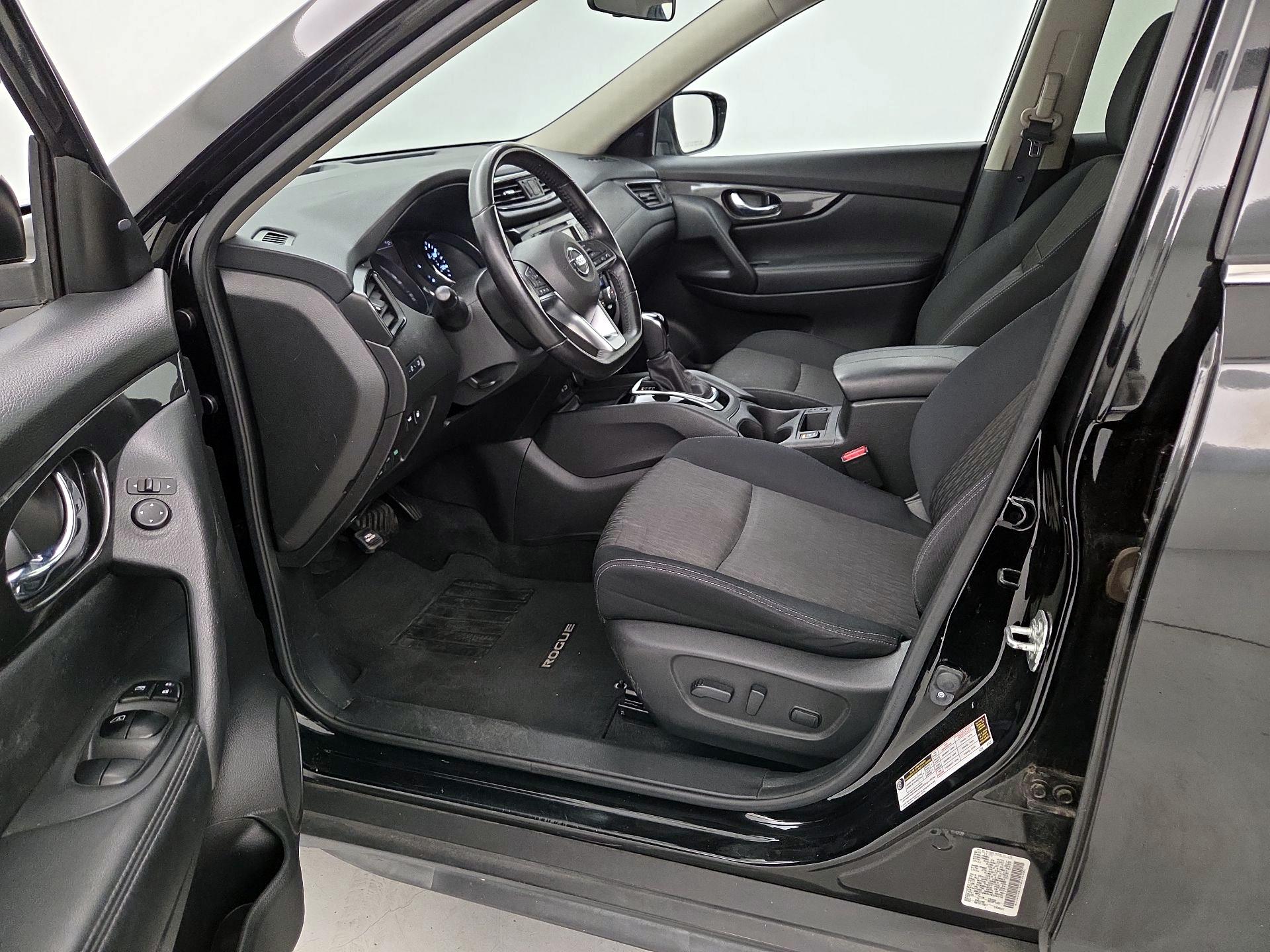 Thumbnail: 2018 Nissan Rogue - 11