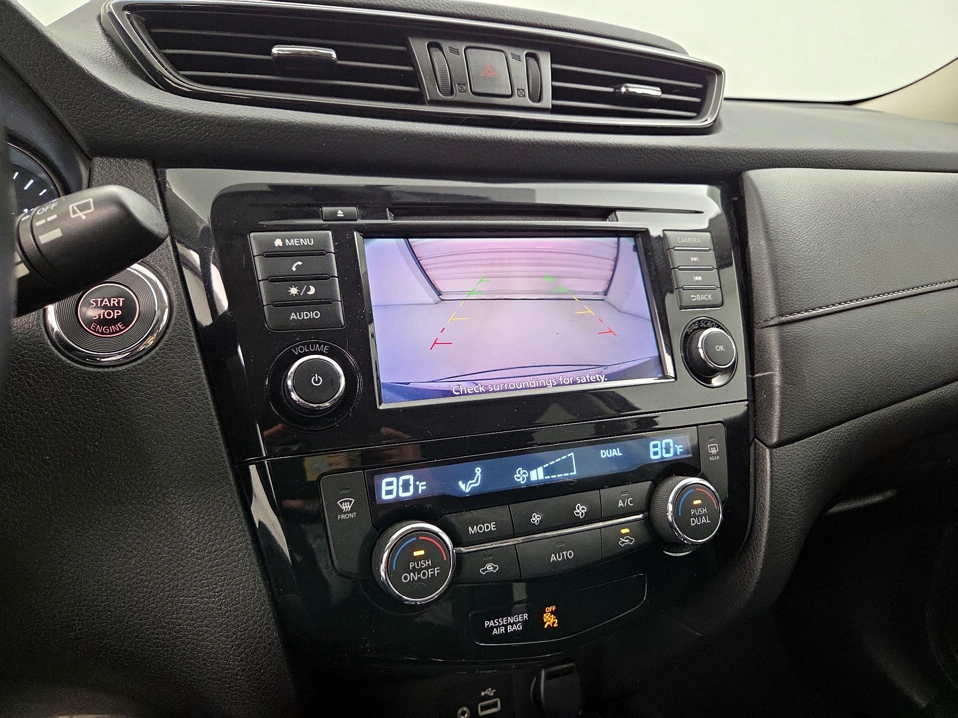 Thumbnail: 2018 Nissan Rogue - 14