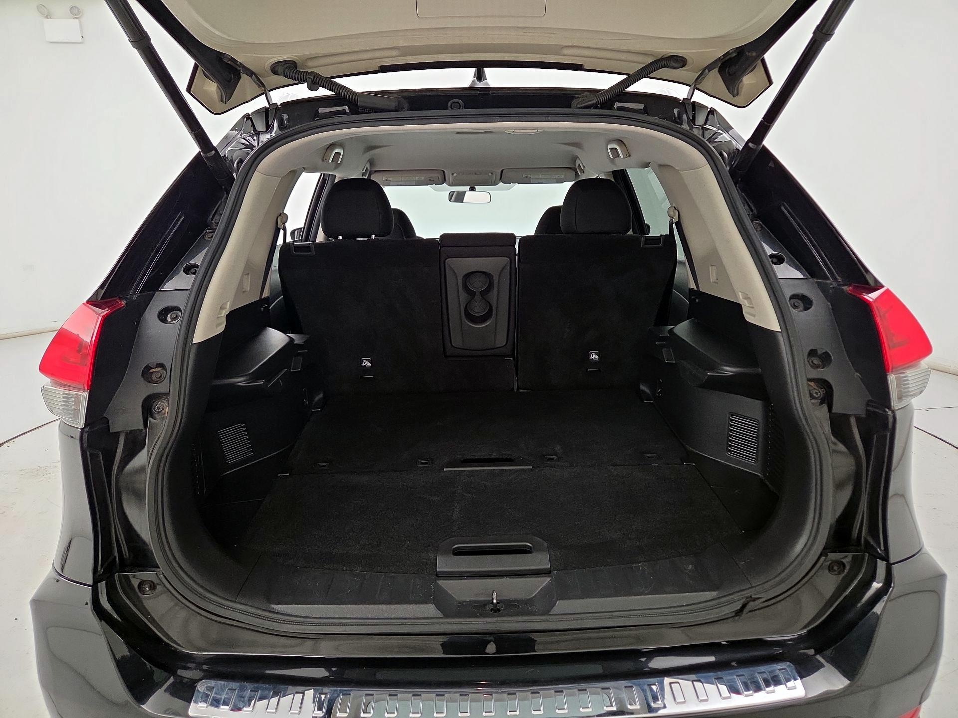 Thumbnail: 2018 Nissan Rogue - 20